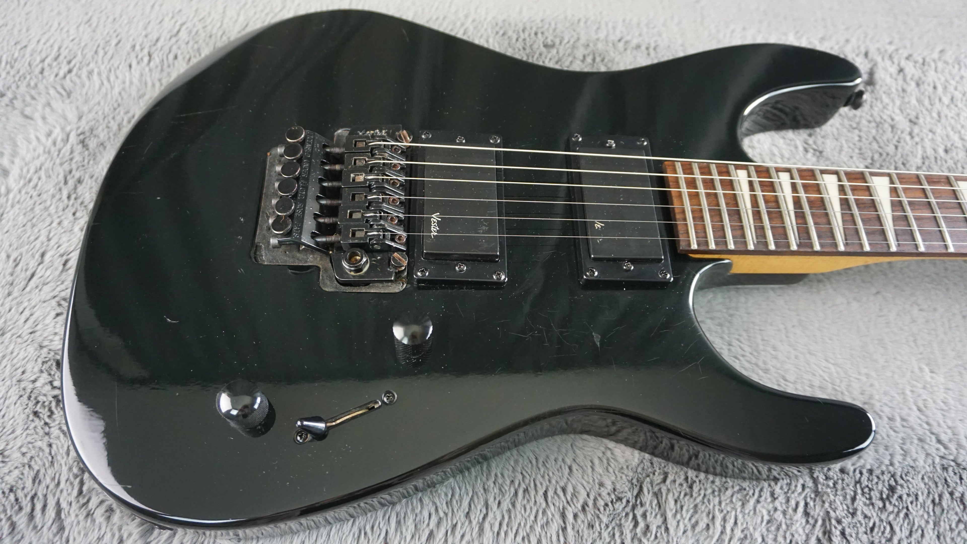 Vester Maniac Super Strat MIJ Floyd Rose Style Black HH