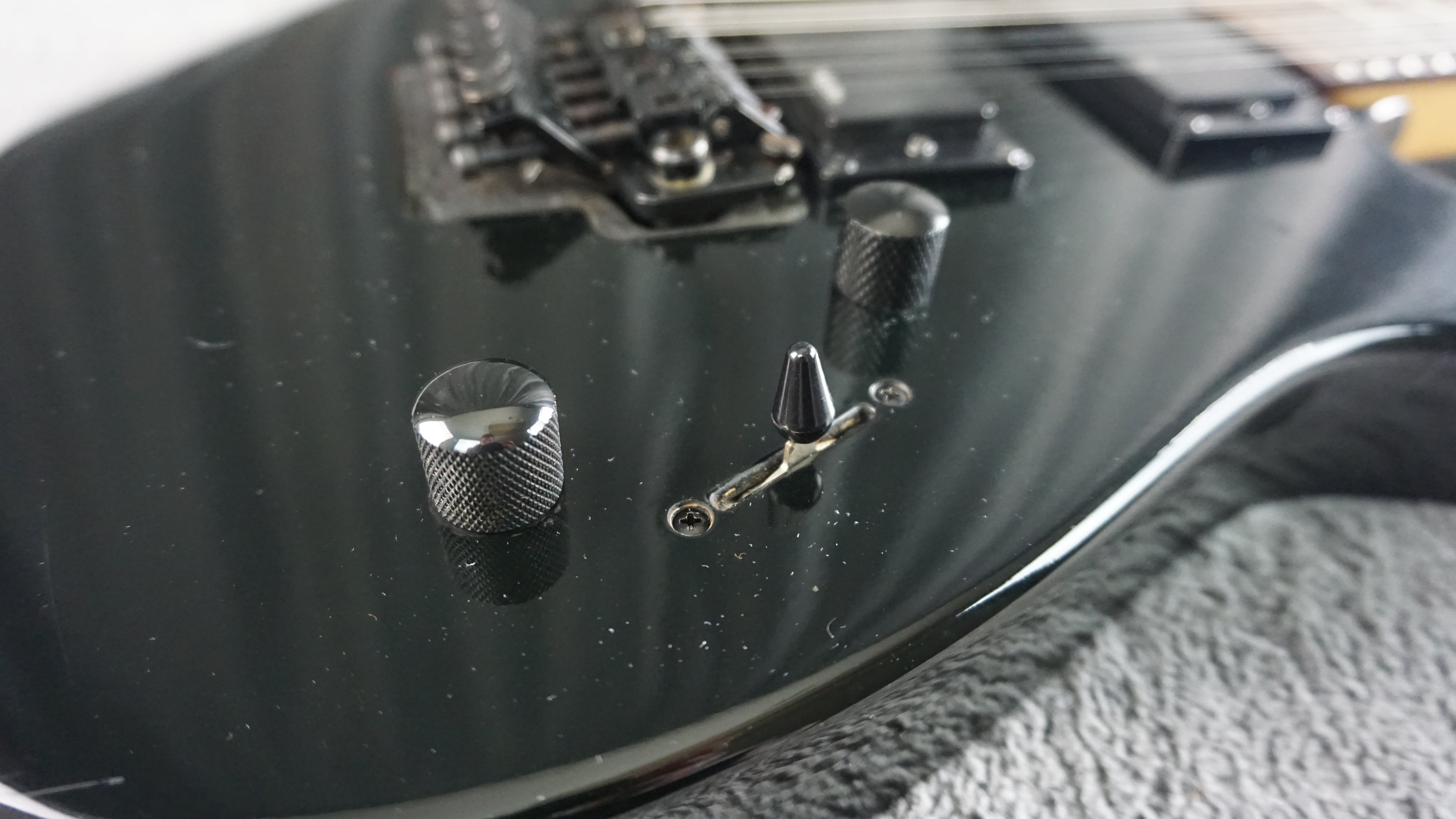 Vester Maniac Super Strat MIJ Floyd Rose Style Black HH