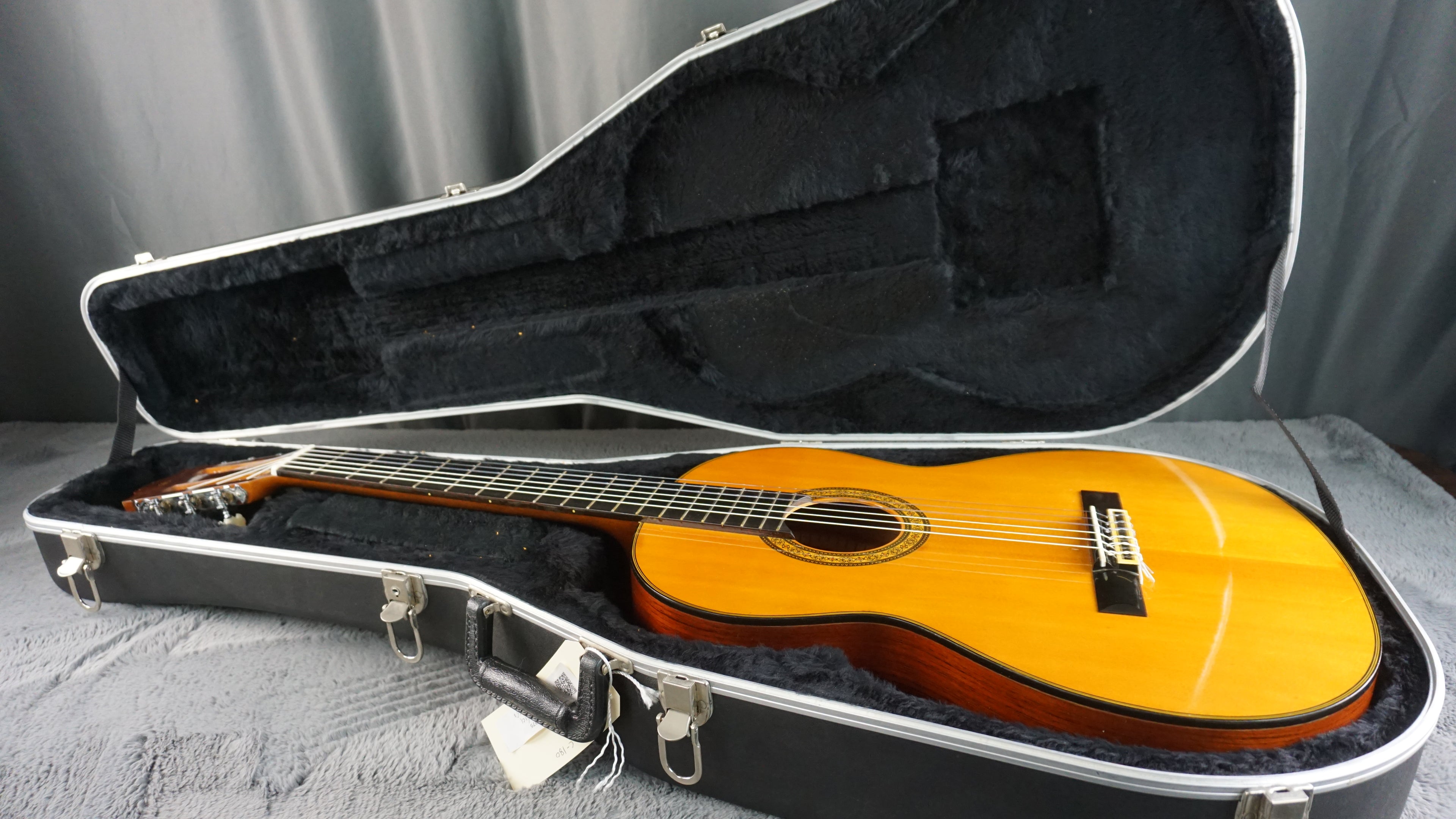 Yamaha C-180 Japan Classical Guitar