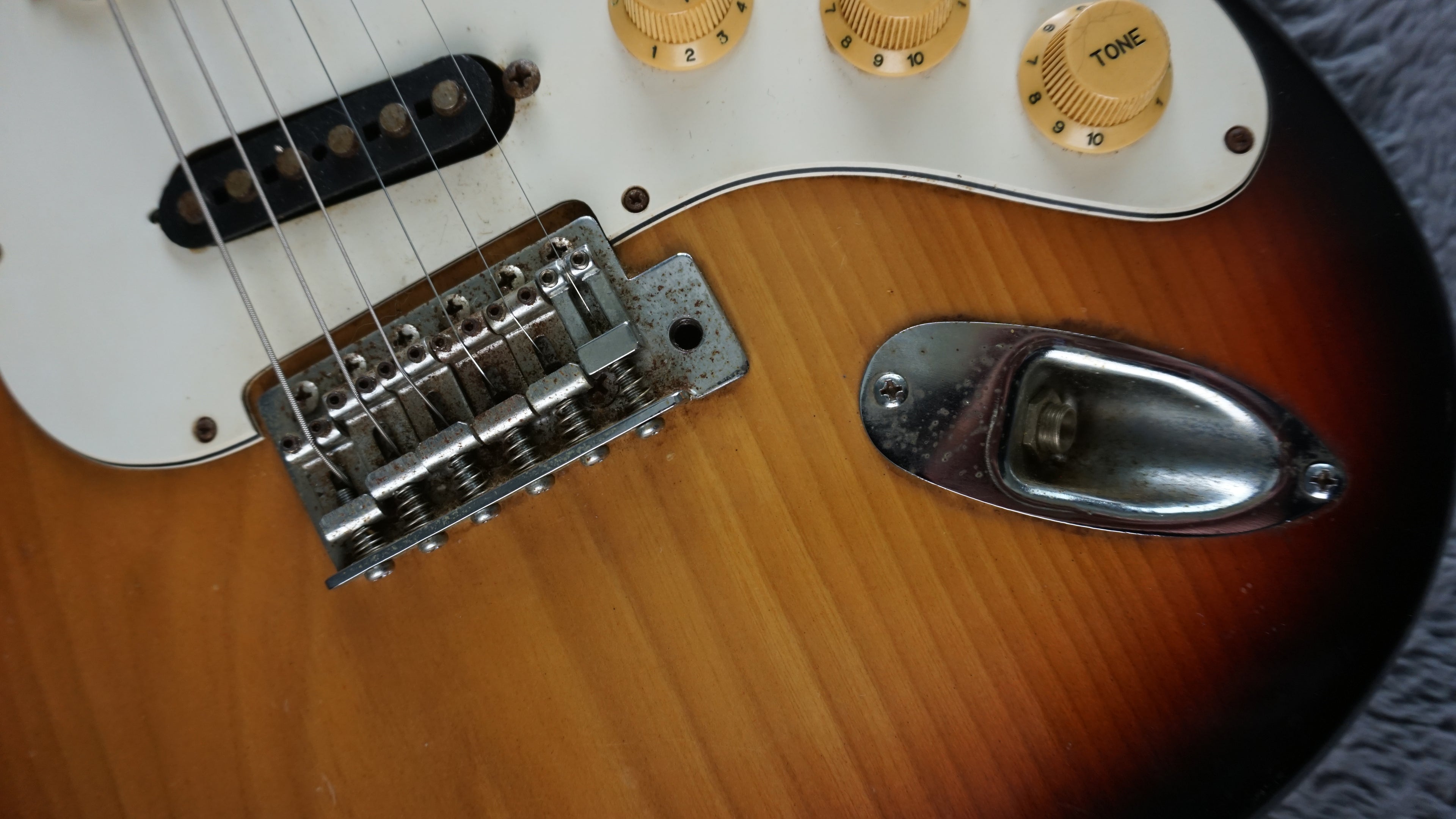 Holly Splendor Series S-Style - Tobacco Burst Tomson MIJ