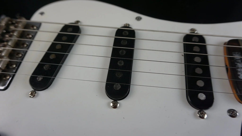 Aria Pro II Strikin' Sound S-Style Japan Black