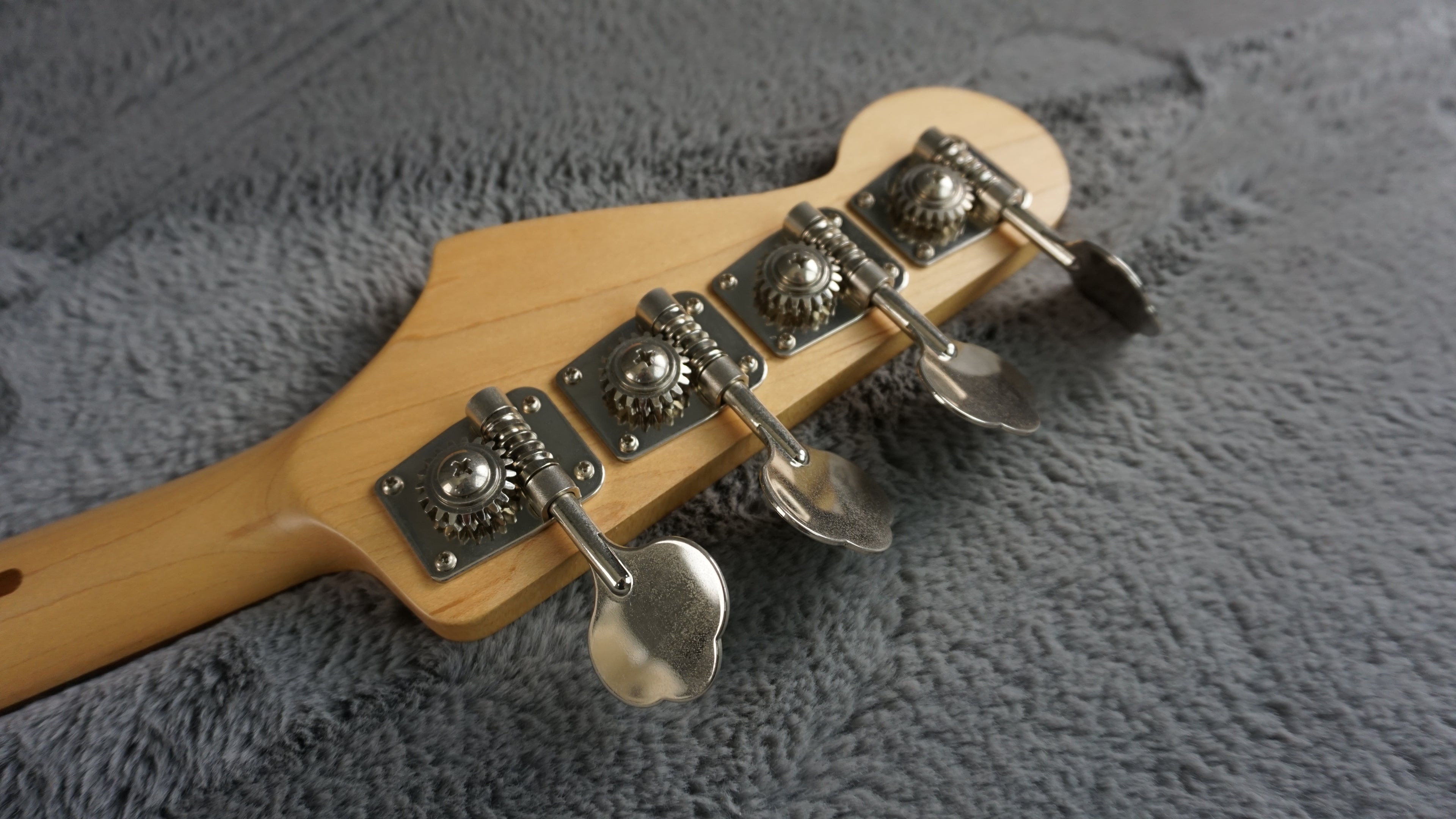 Fender Jazz Bass 1995 - White Japan Bass Guitar