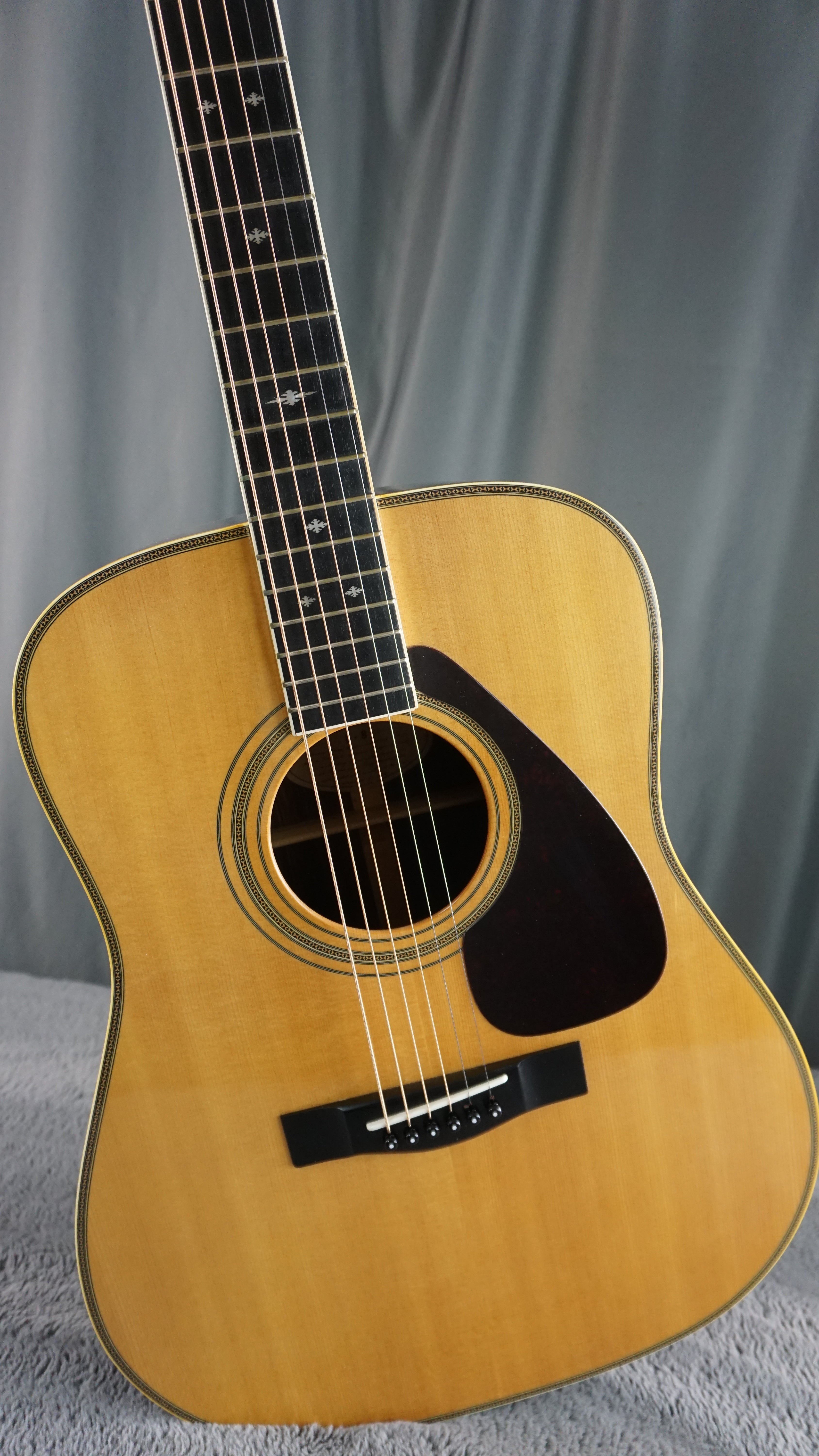 Yamaha L-8 Luxury Series Solid Wood Japan Acoustic