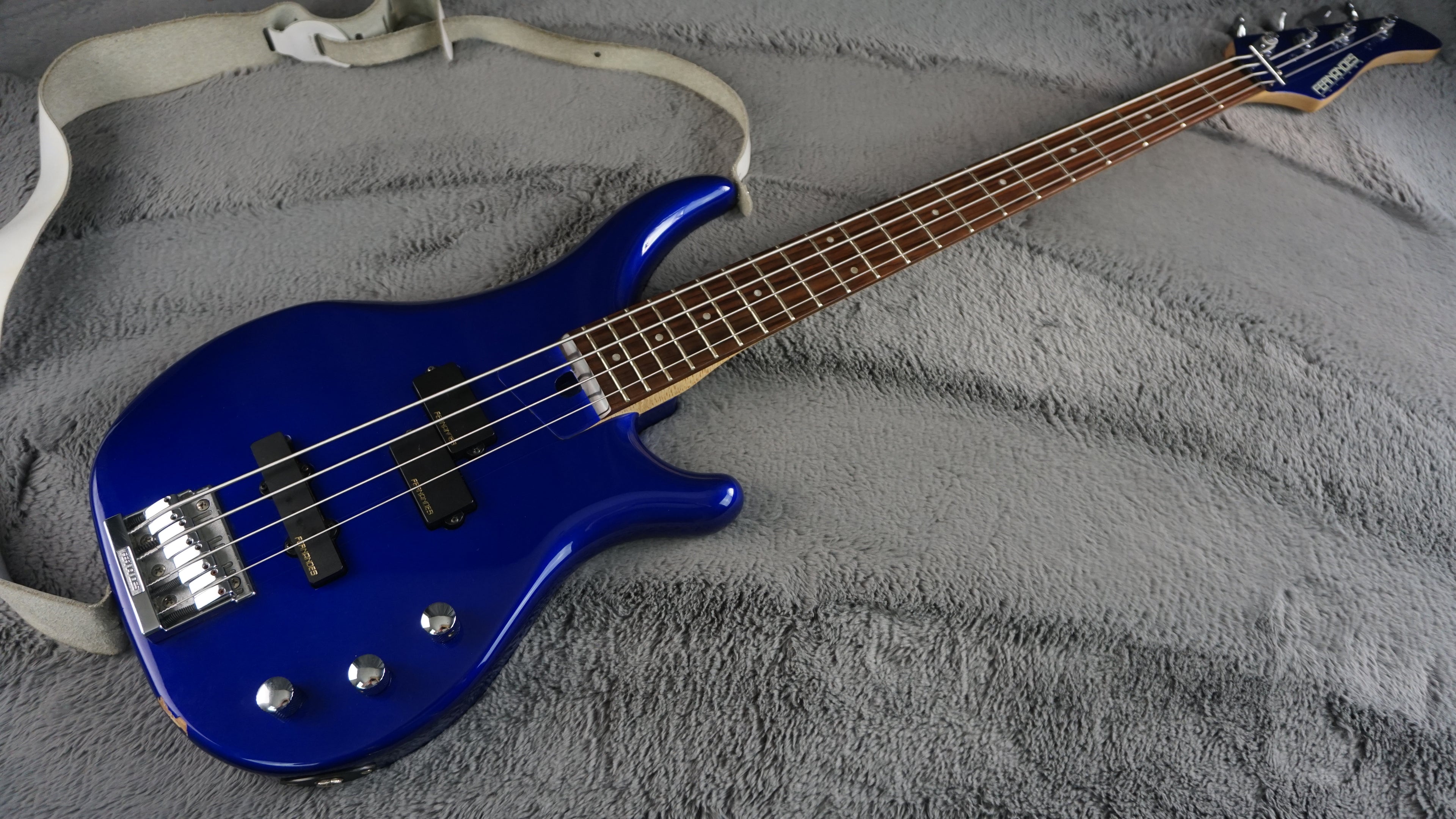 Fernandes PJ Bass - FRB-45 - Blue - 32" Scale
