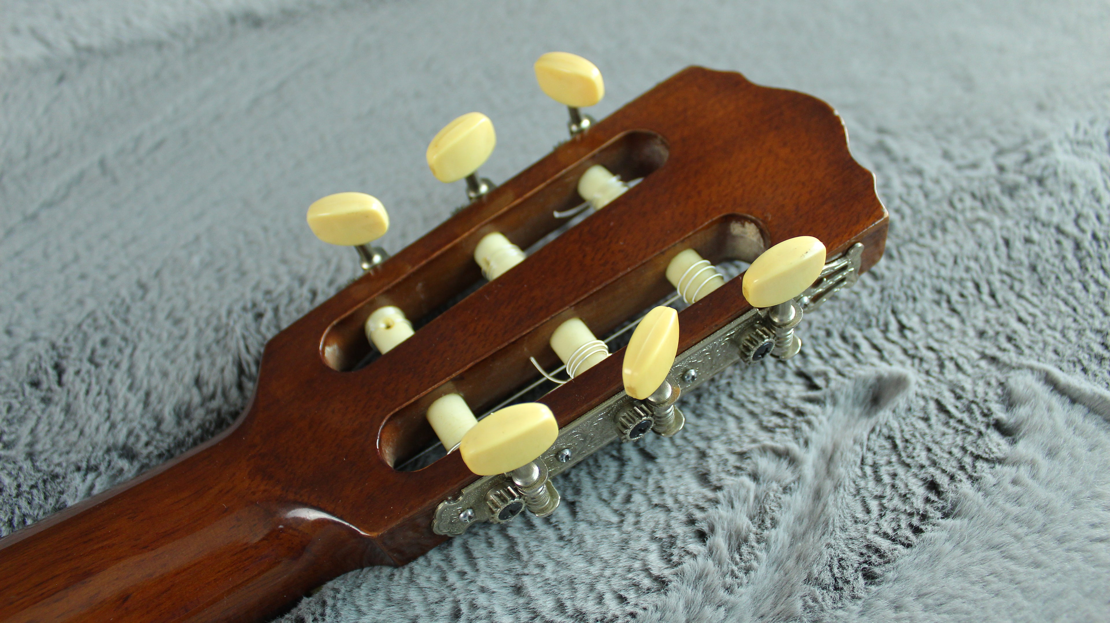 36R Classical Guitar