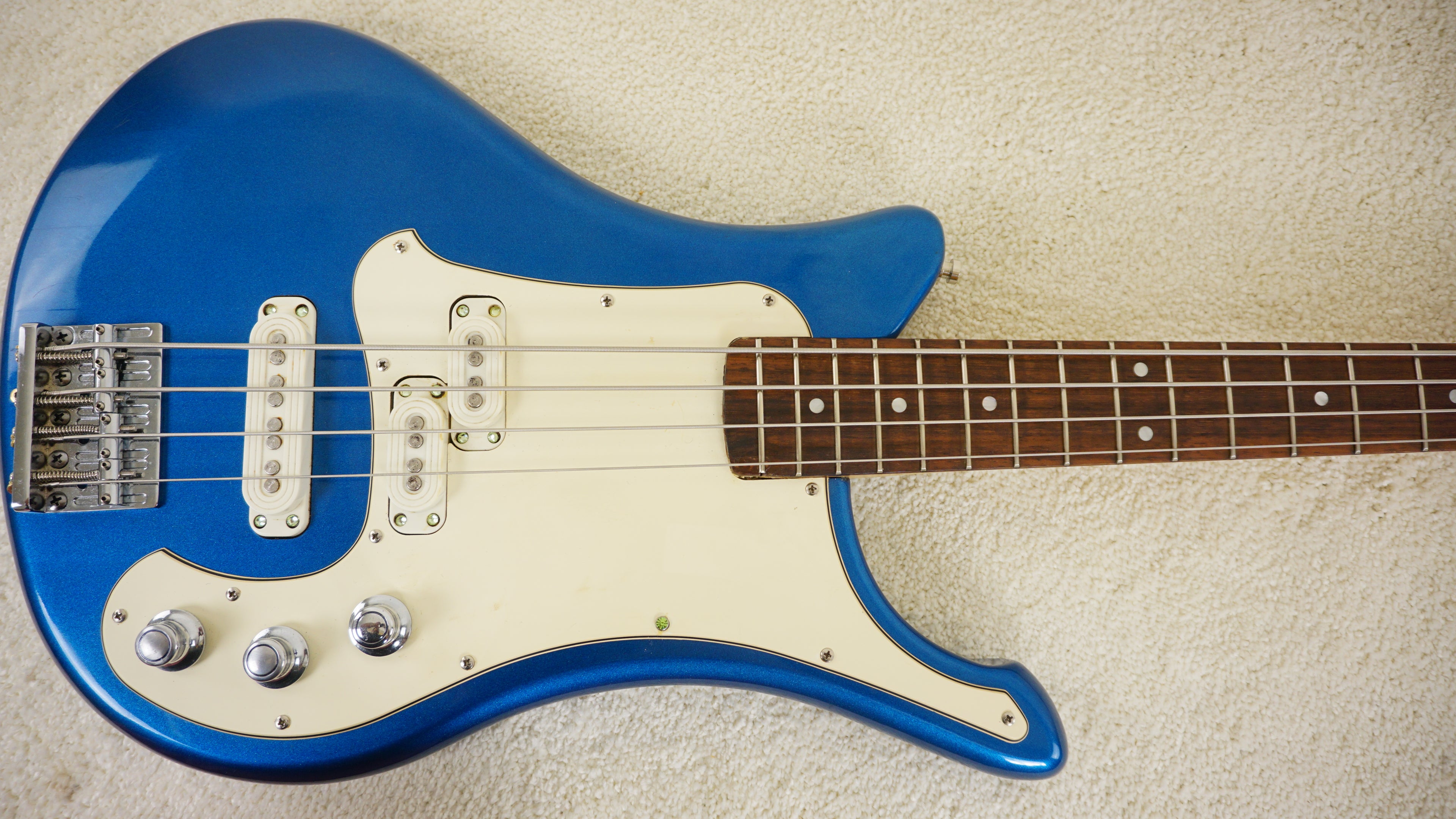 Yamaha SBV-550 - Shelby Blue Japan Bass Guitar