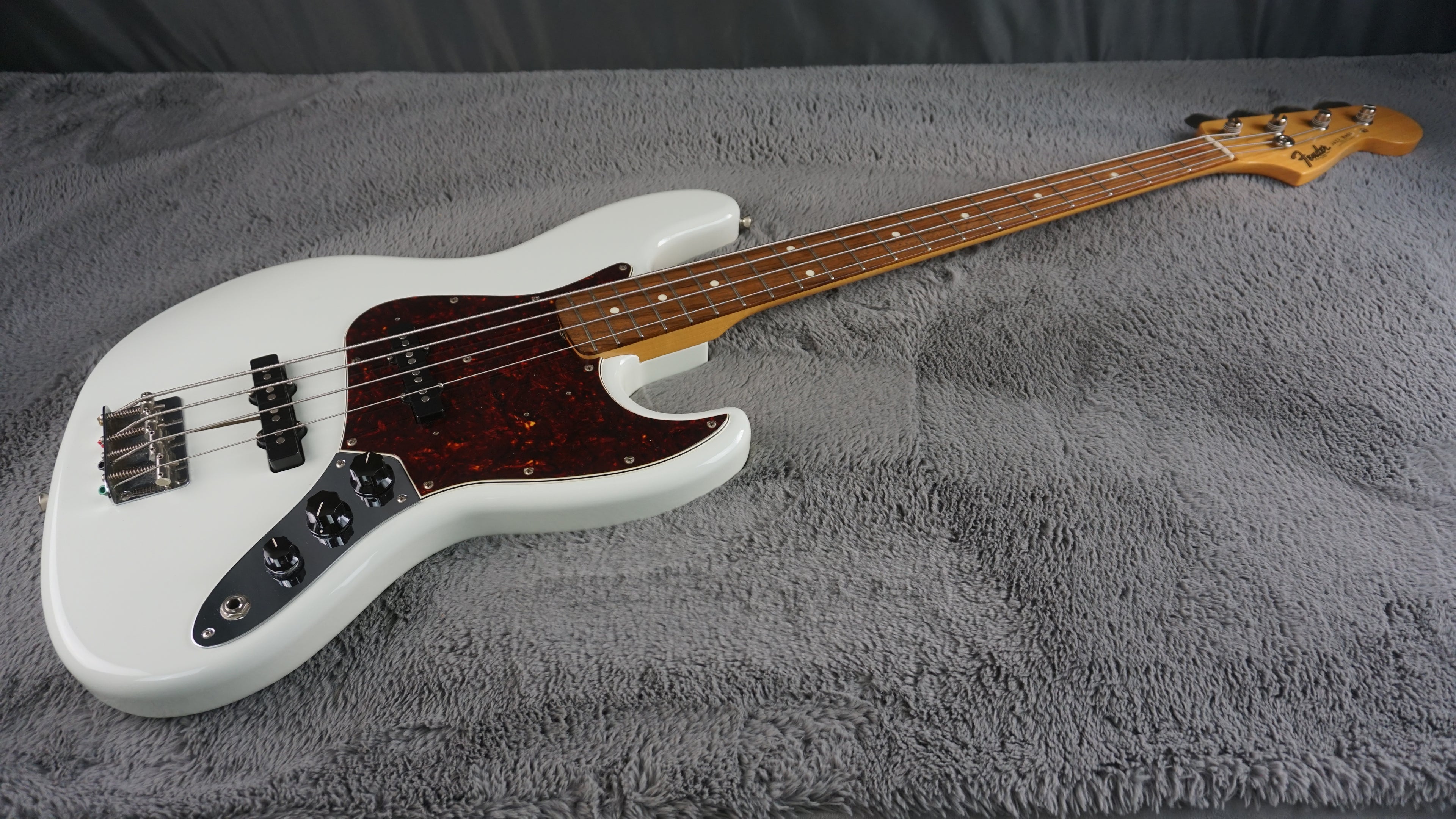Fender Traditional II 60s Jazz Bass 2022 MIJ Olympic White w/ Rosewood Board