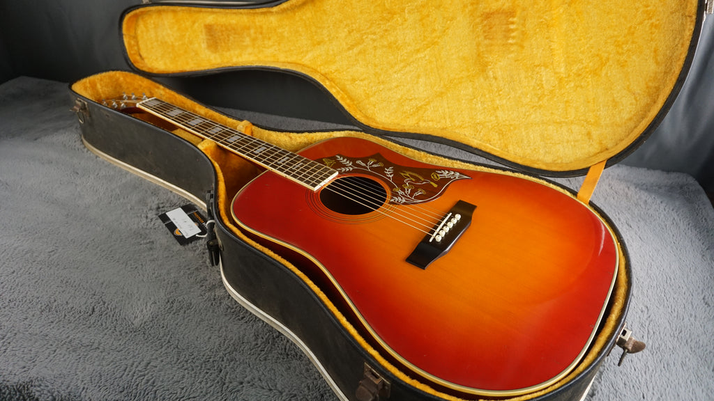 Morris MWH-03-RS MIJ Dreadnought Acoustic Guitar w/ Hard Case