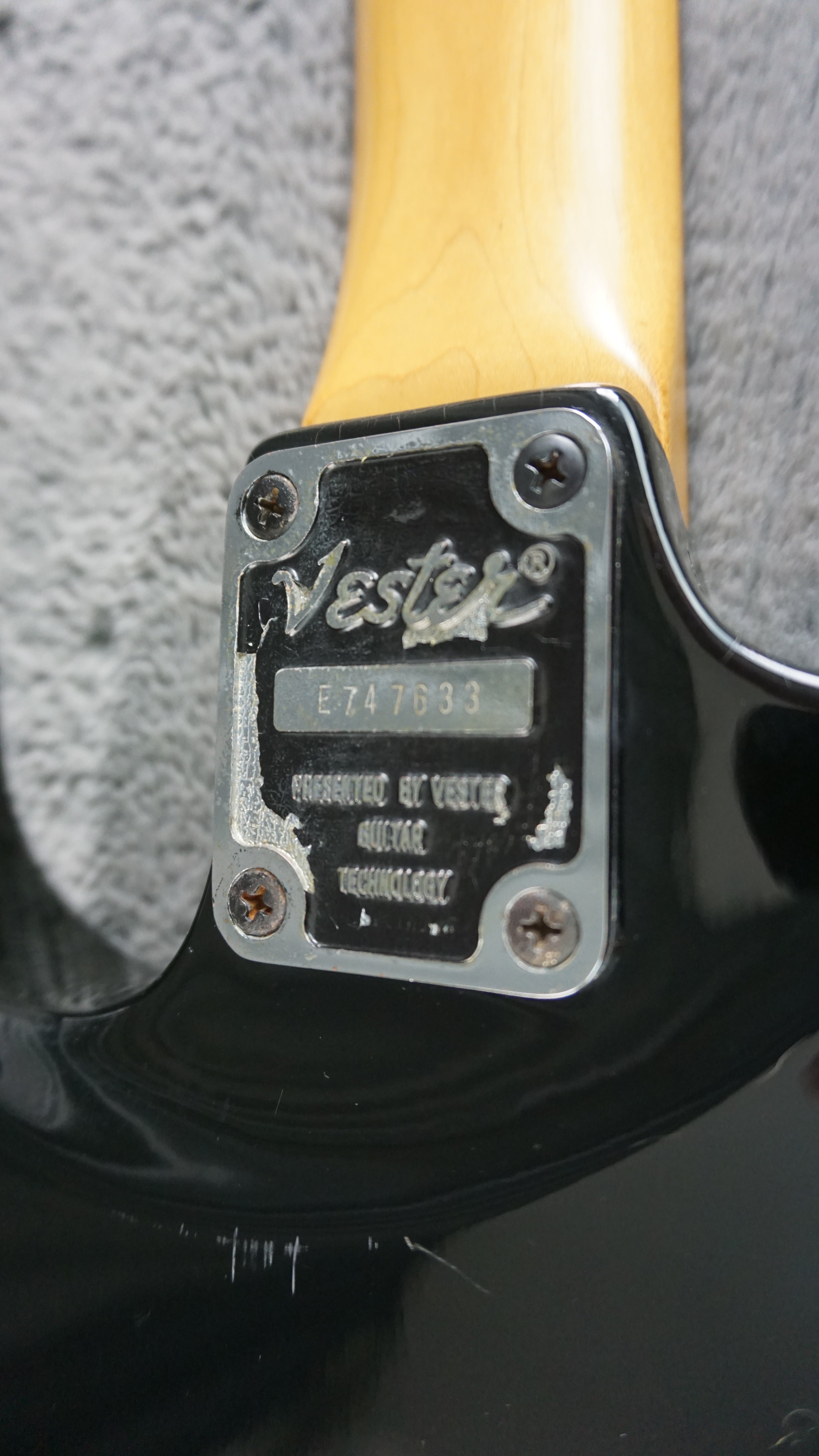 Vester Maniac Super Strat MIJ Floyd Rose Style Black HH