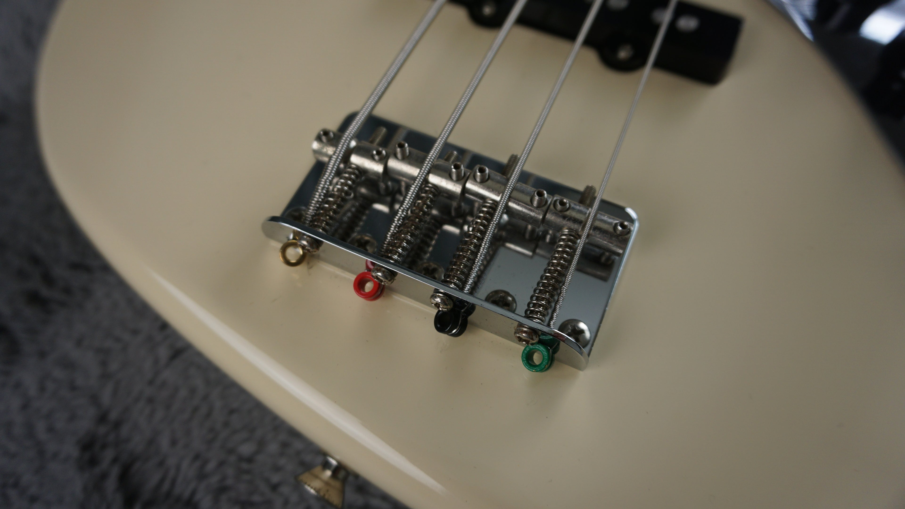 Fender Jazz Bass 1995 - White Japan Bass Guitar