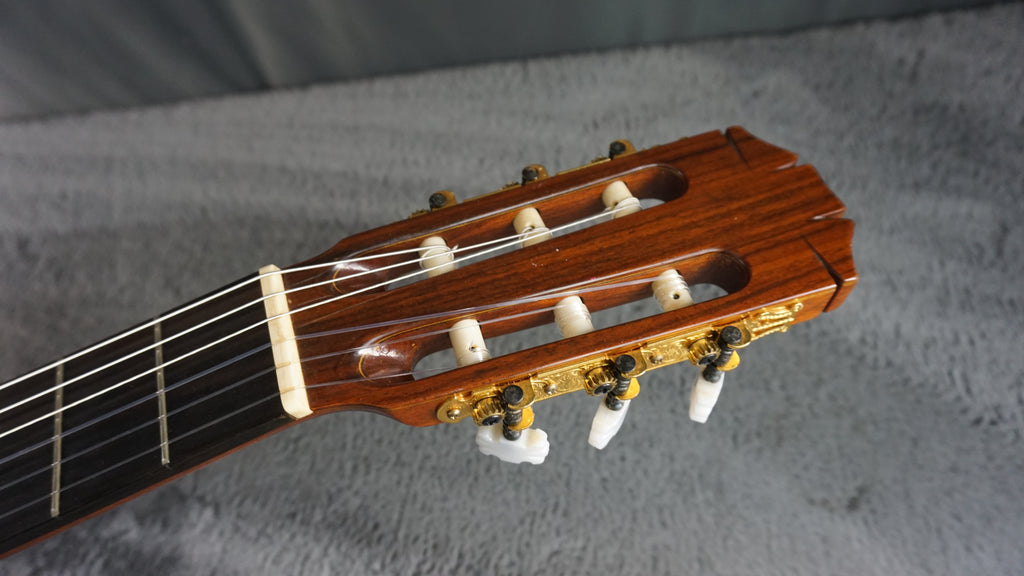 Albeniz (Zen-On) Modelo 50 Japan Classical Guitar