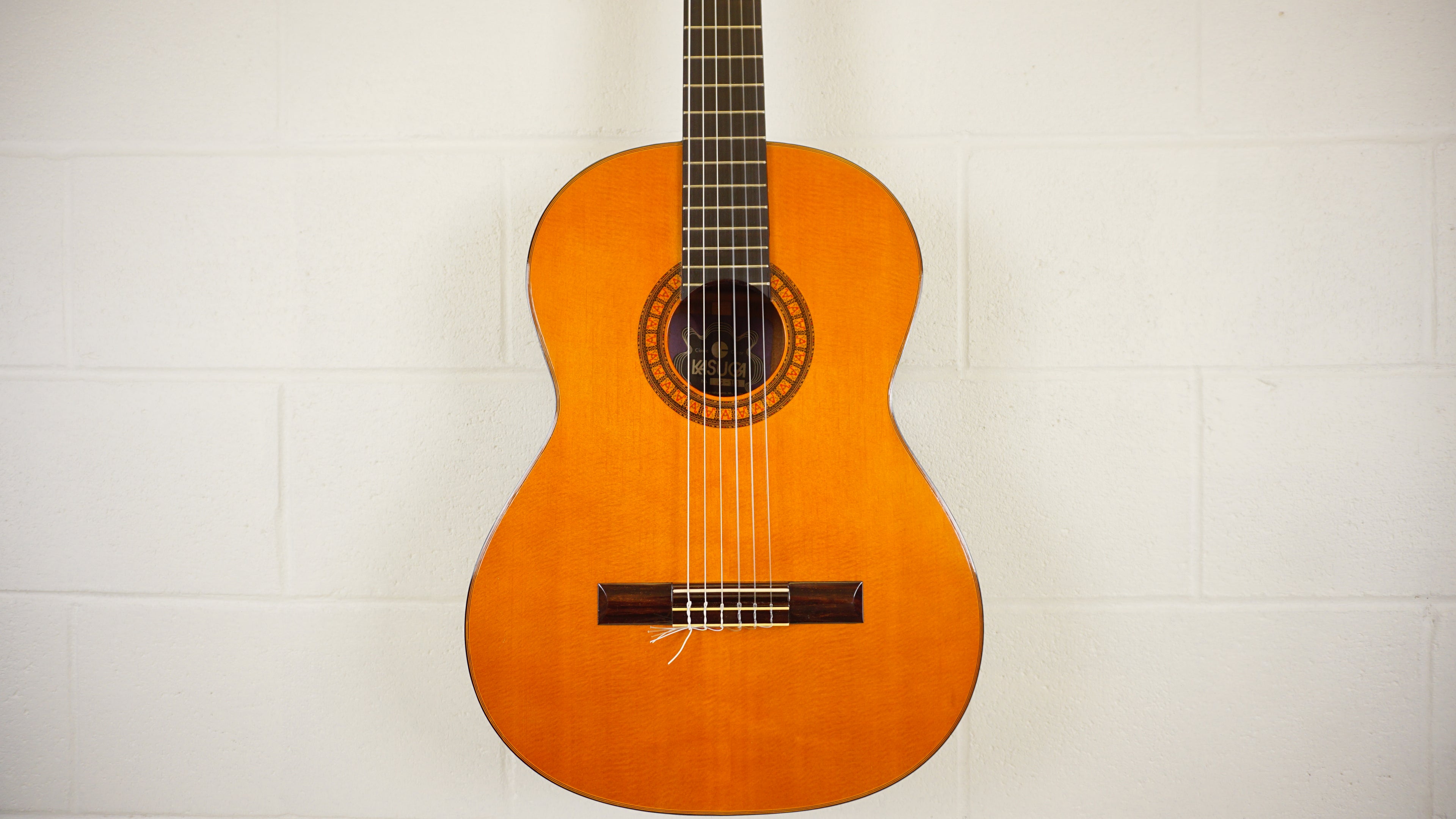 Kasuga G-150 Classical Guitar Made in Japan w/ Hard Case
