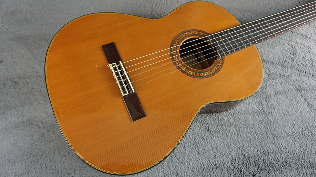 Ryoji Matsuoka M65 Japan Classical Guitar w/ Chipboard Case