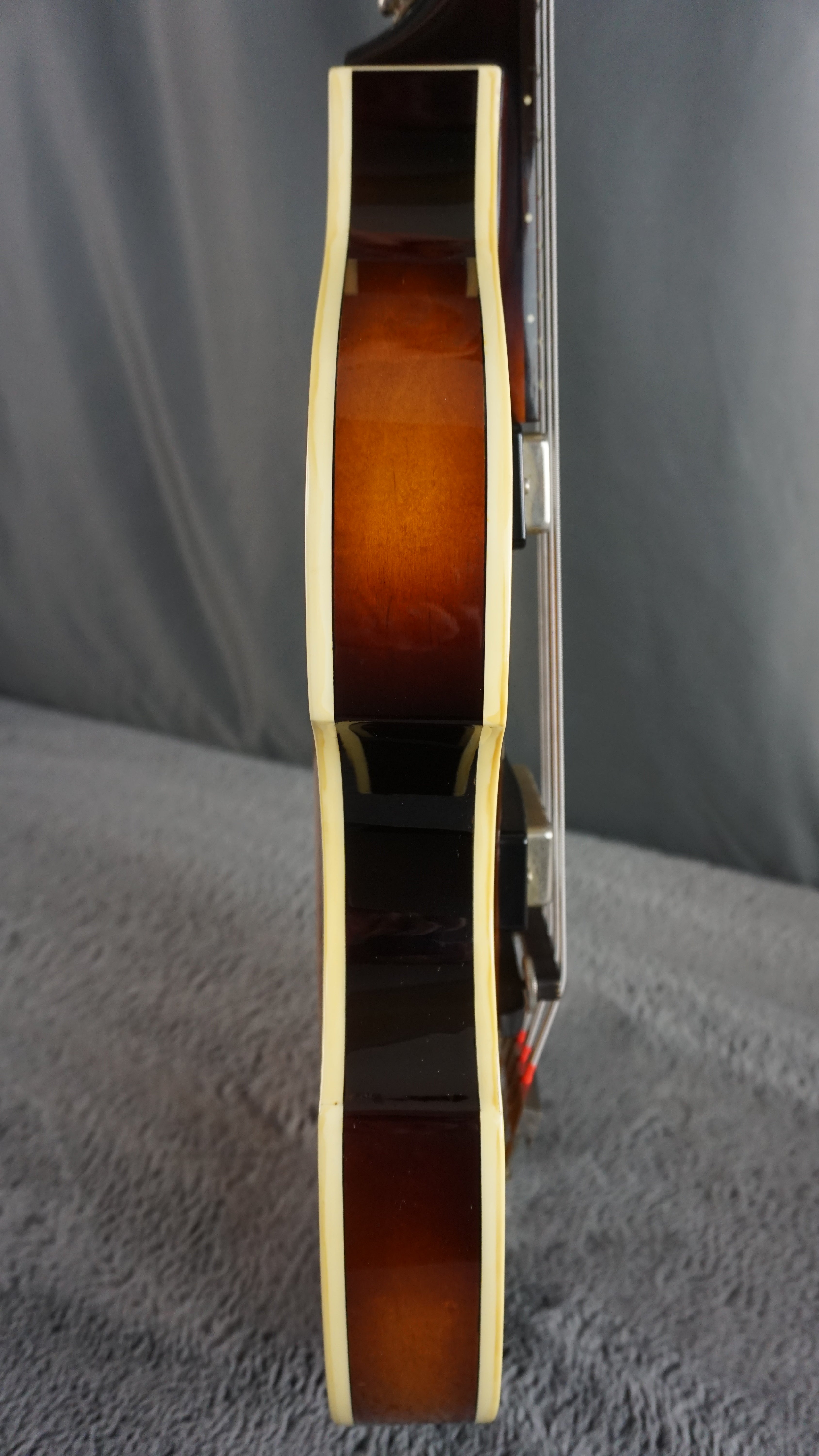 Greco Violin Bass - Sunburst Japan 4-String Bass
