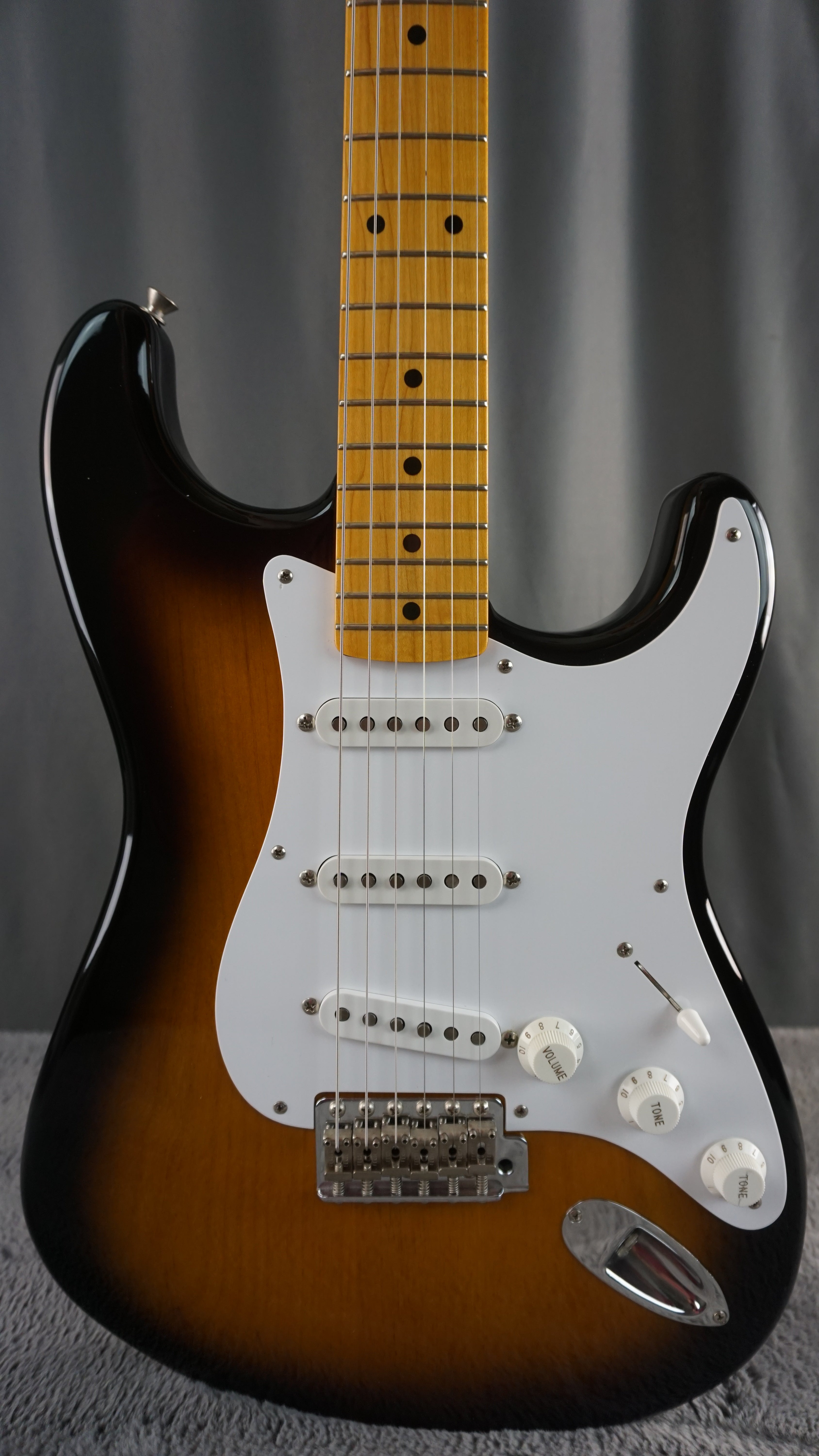 Fender Japan ST57-70TX 2004 Stratocaster 2-Tone Sunburst w/ Texas Special Pickups
