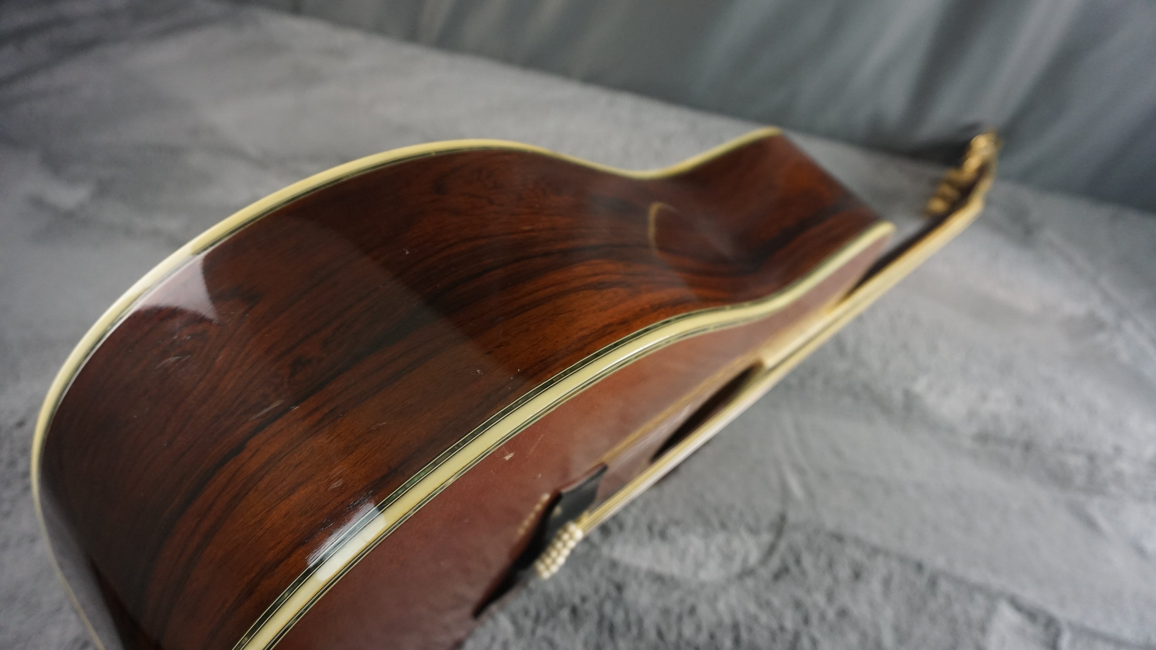 Morris MG-1100 Japan Dreadnought w/ Hard Case