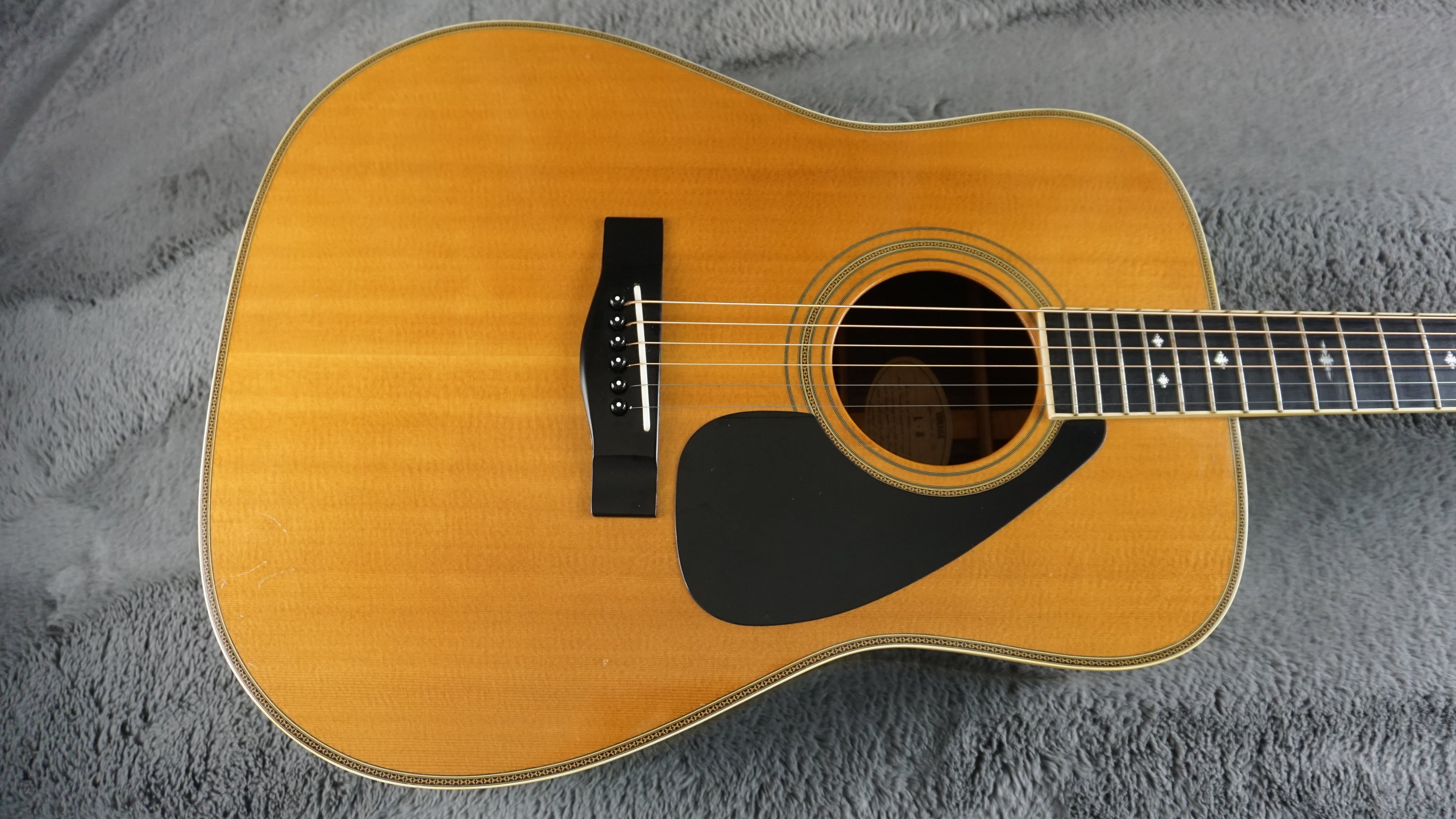 Yamaha L-8 Luxury Series Solid Wood Japan Acoustic w/ Hard Case