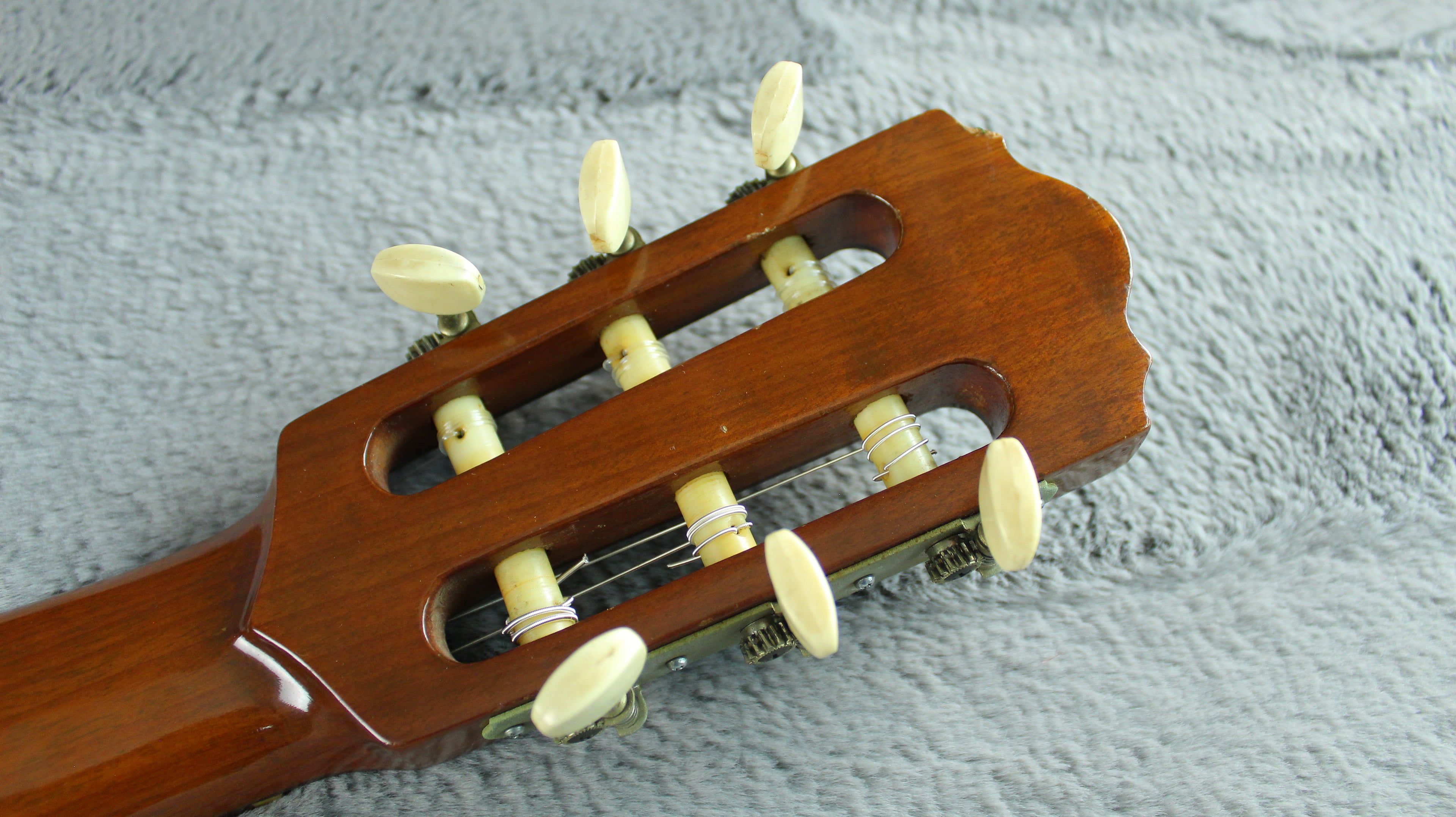 Suzuki No. 36 Japan Classical w/ Hard Case