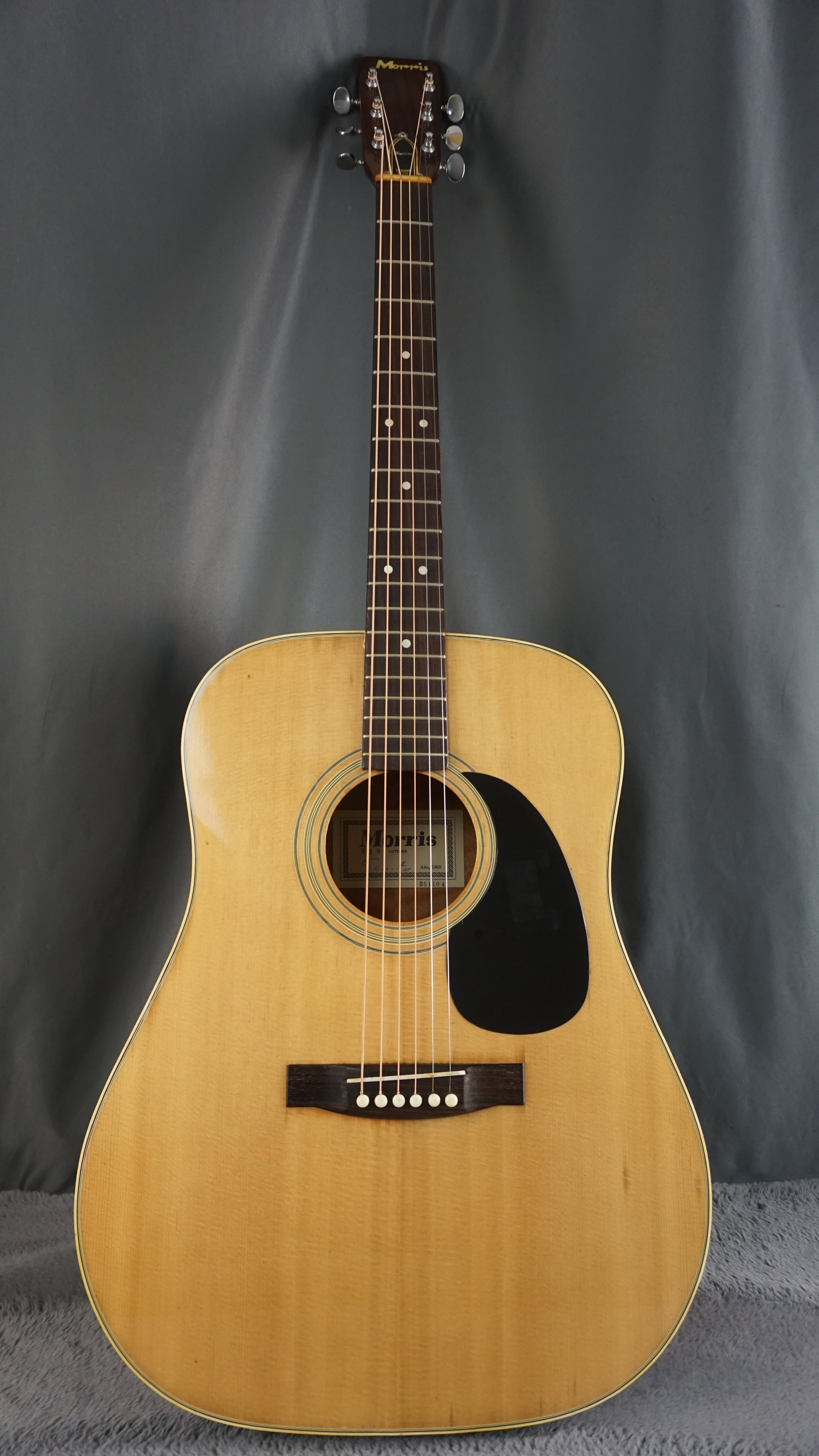 Morris W-18 Japan Acoustic Guitar