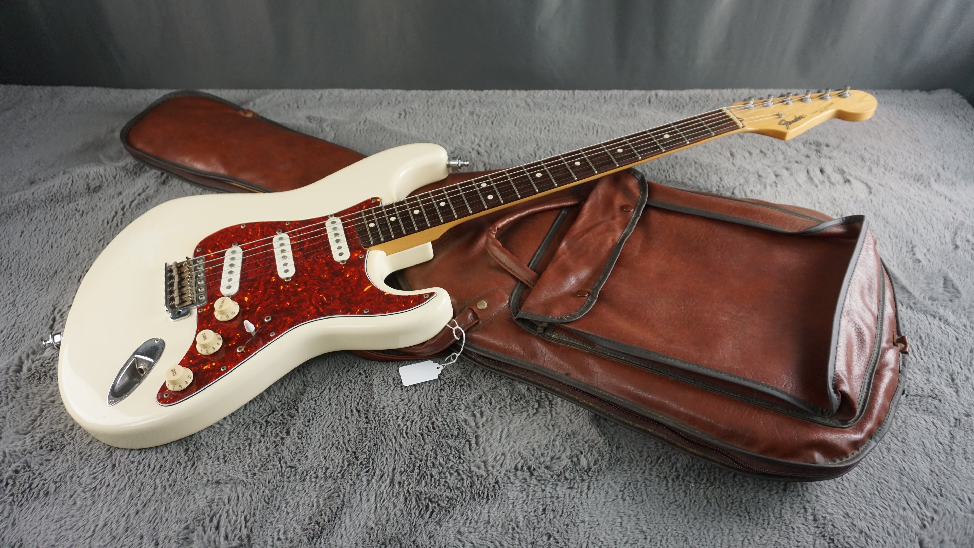 Fender Japan Stratocaster Vintage White MIJ w/ Gotoh Tuners 02-04
