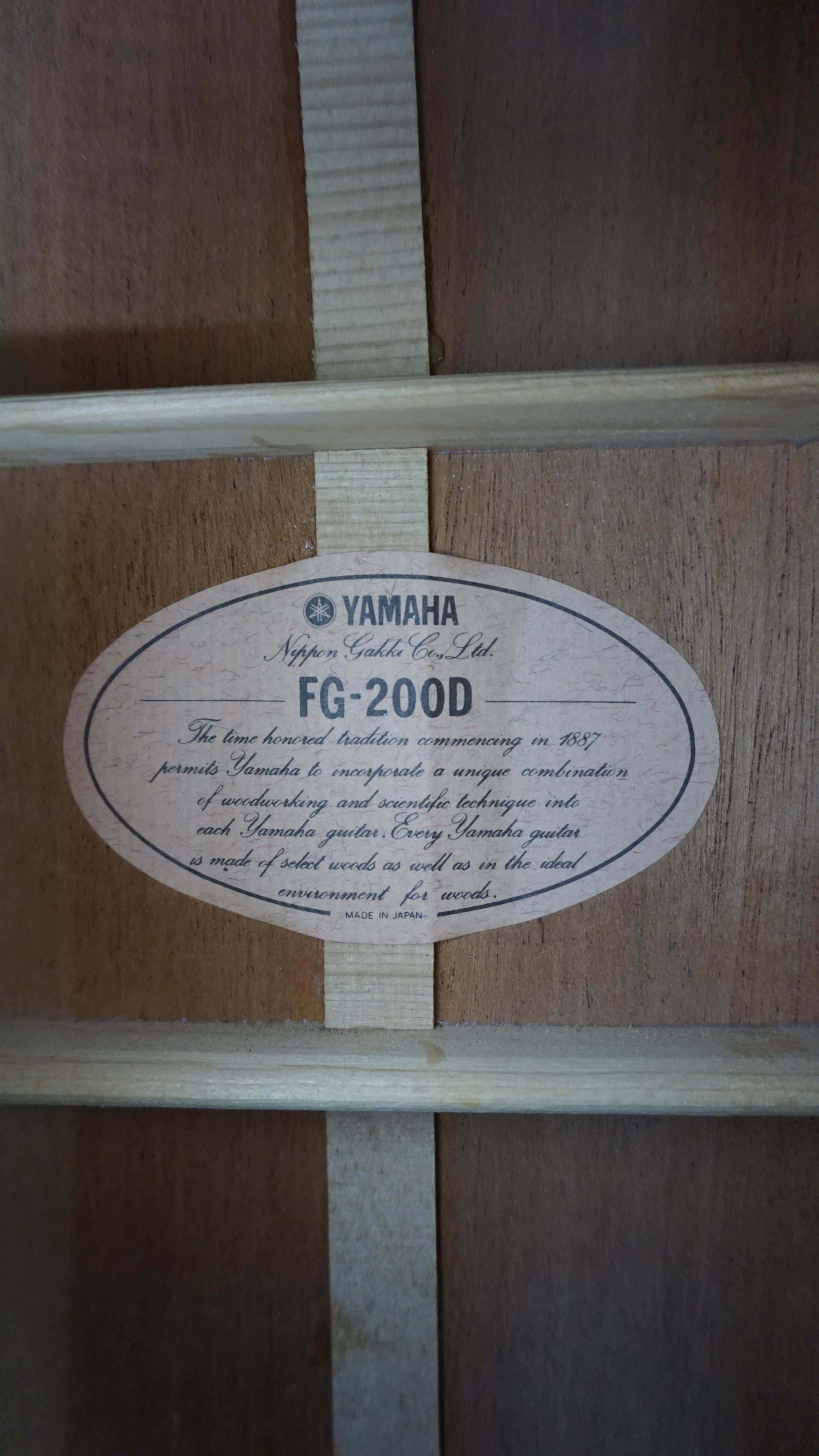 Yamaha FG-200D Dreadnought Acoustic Guitar MIJ Japan w/ Chipboard Case