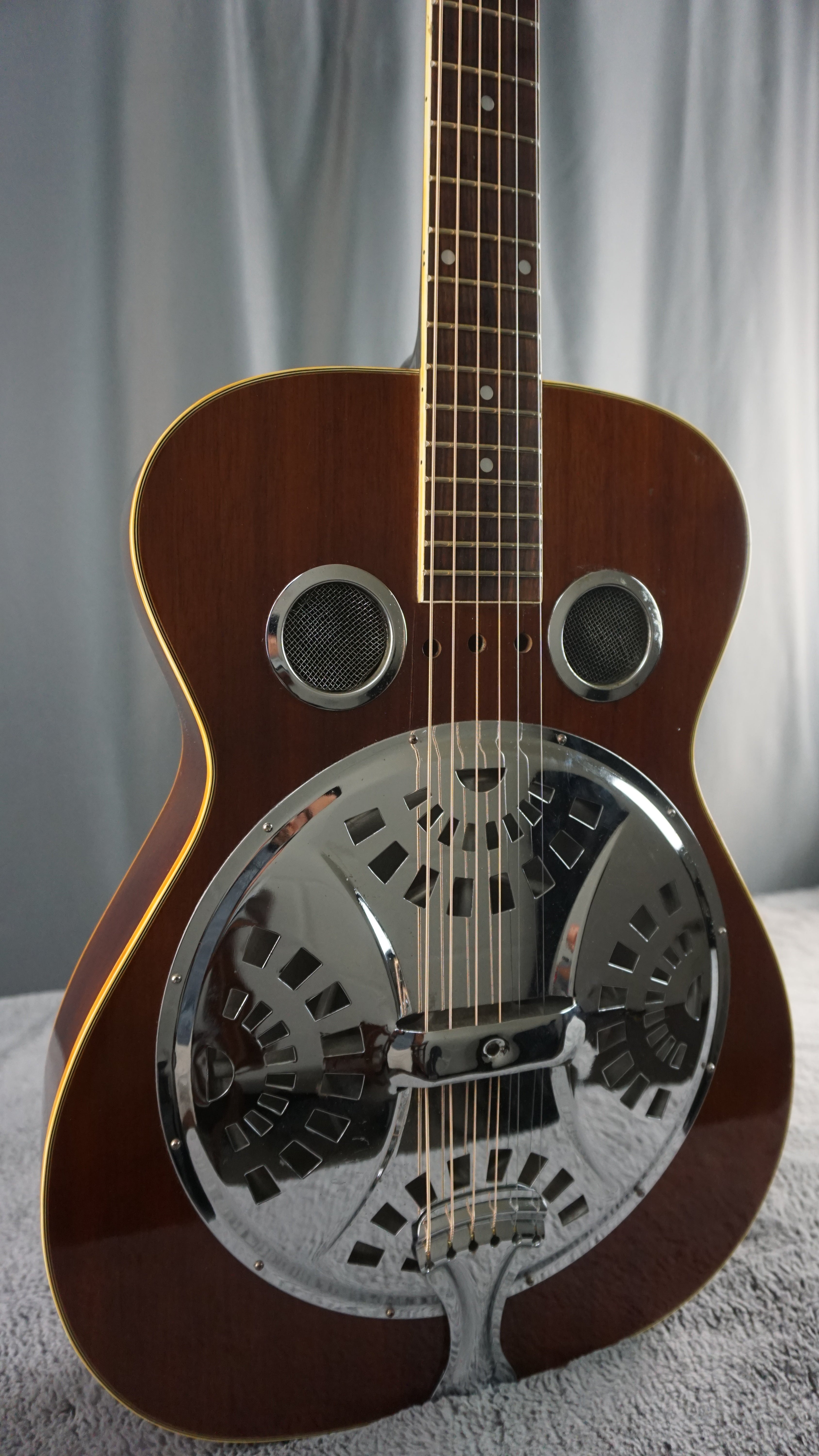 Suzuki Round Neck Resonator Style Acoustic Guitar w/ Gig Bag Japan