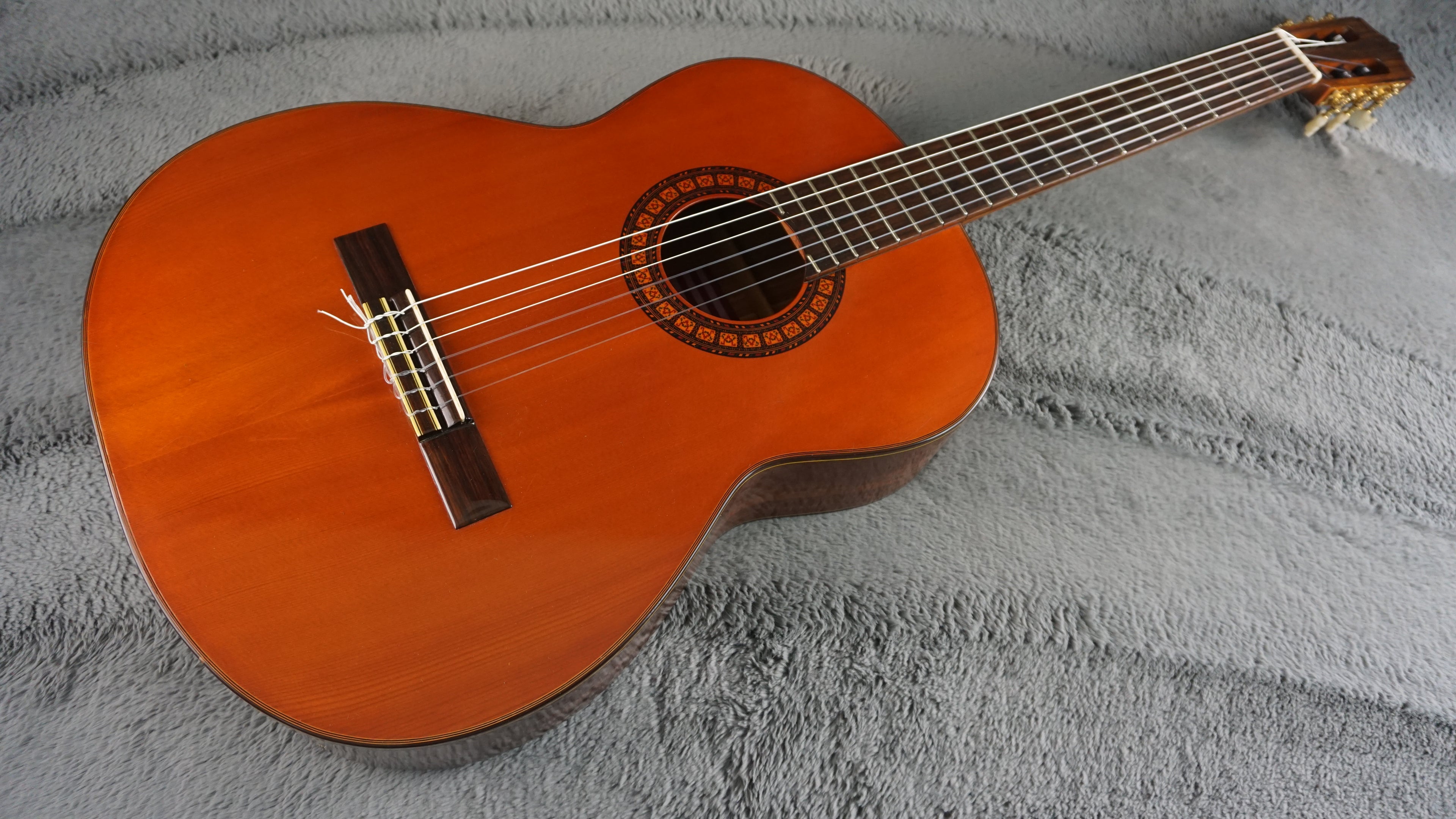 Kasuga G-314 Classical Acoustic Guitar Made in Japan w/ Hard Case