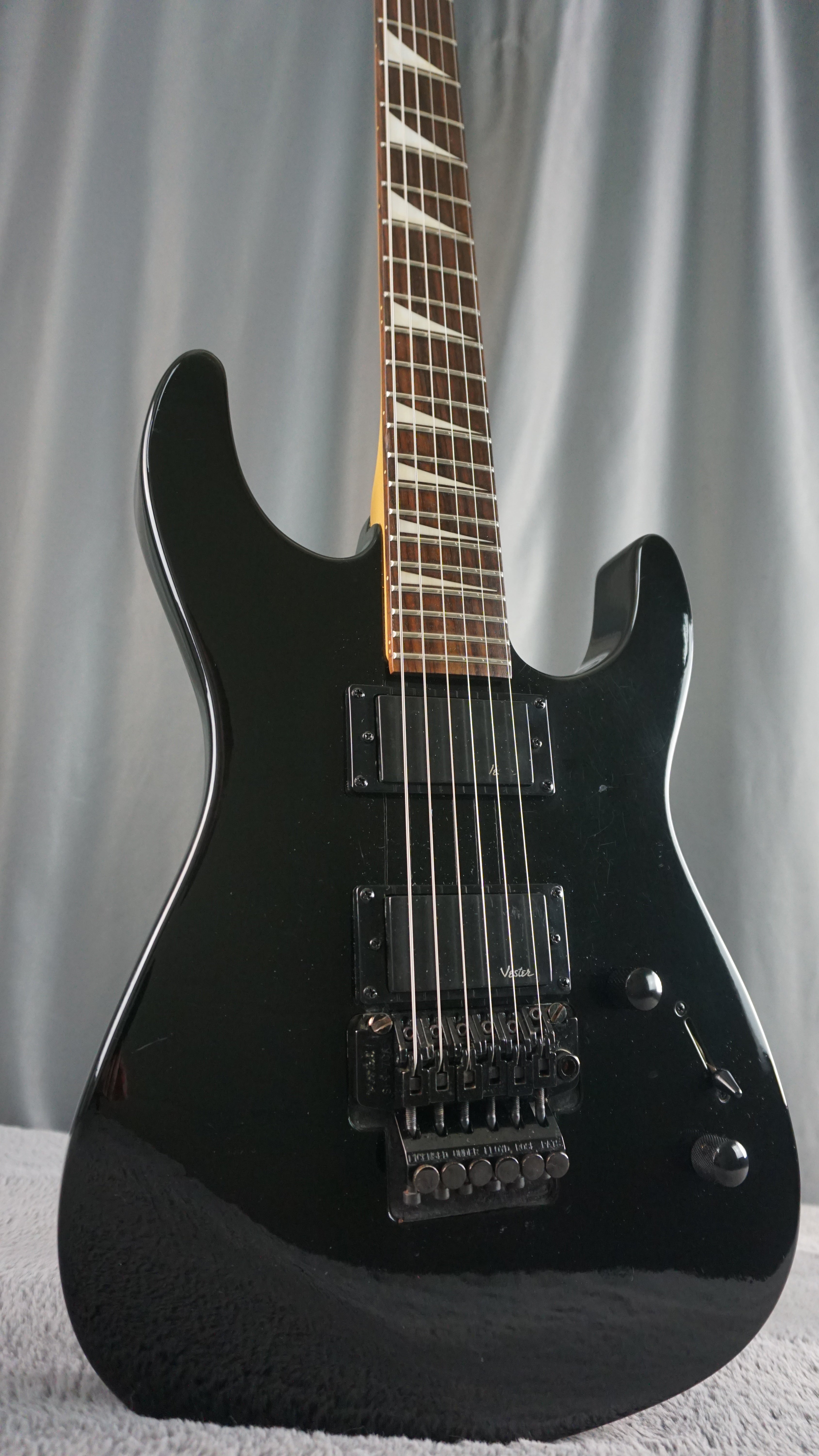 Vester Maniac Super Strat MIJ Floyd Rose Style Black HH