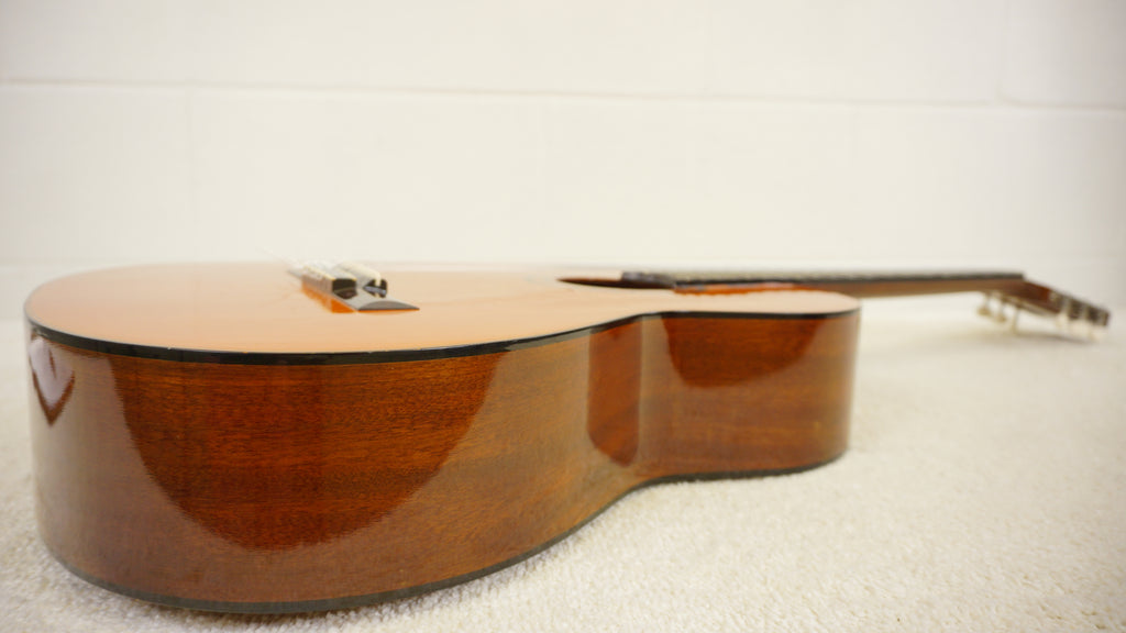 Kasuga G-150 Classical Guitar Made in Japan w/ Hard Case