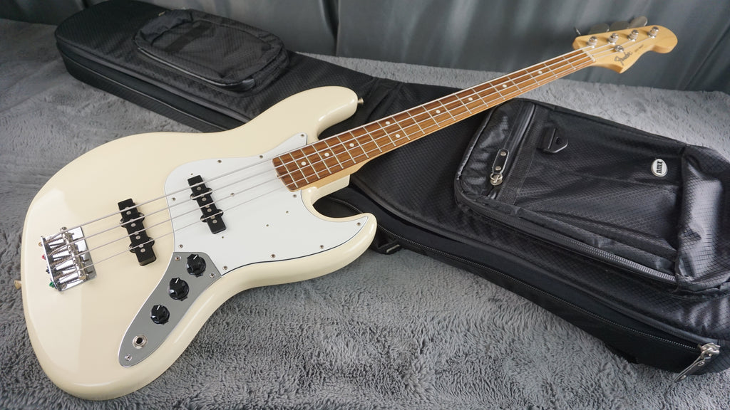 Fender Jazz Bass 1995 - White Japan Bass Guitar