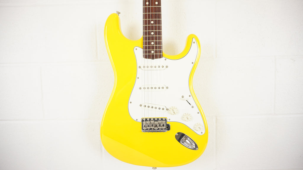 Fender Japan Stratocaster Yellow Rosewood Fingerboard w/ Gig Bag