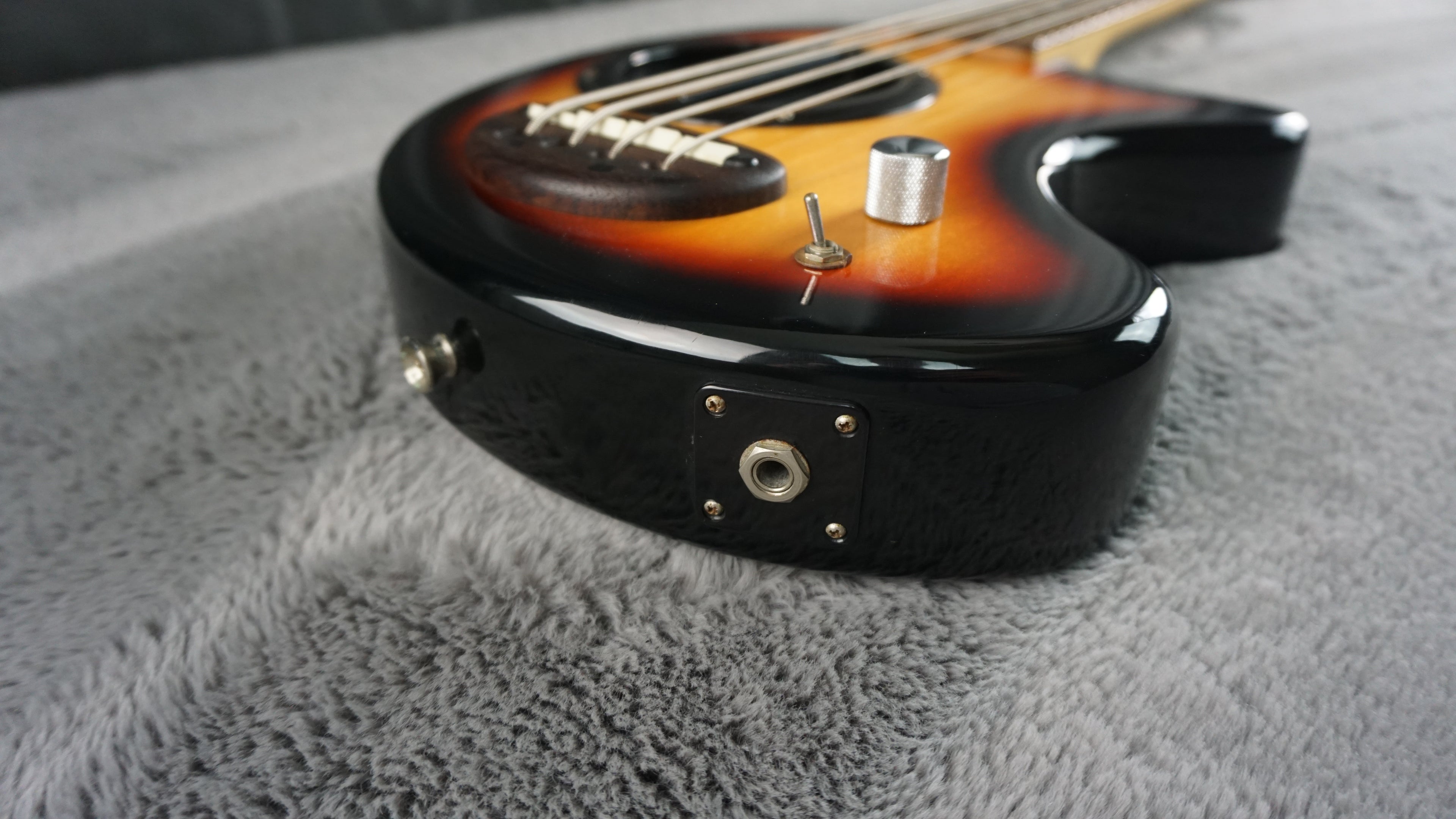 Fernandes Pie-ZO Bass - Sunburst w/ Built-in Speaker