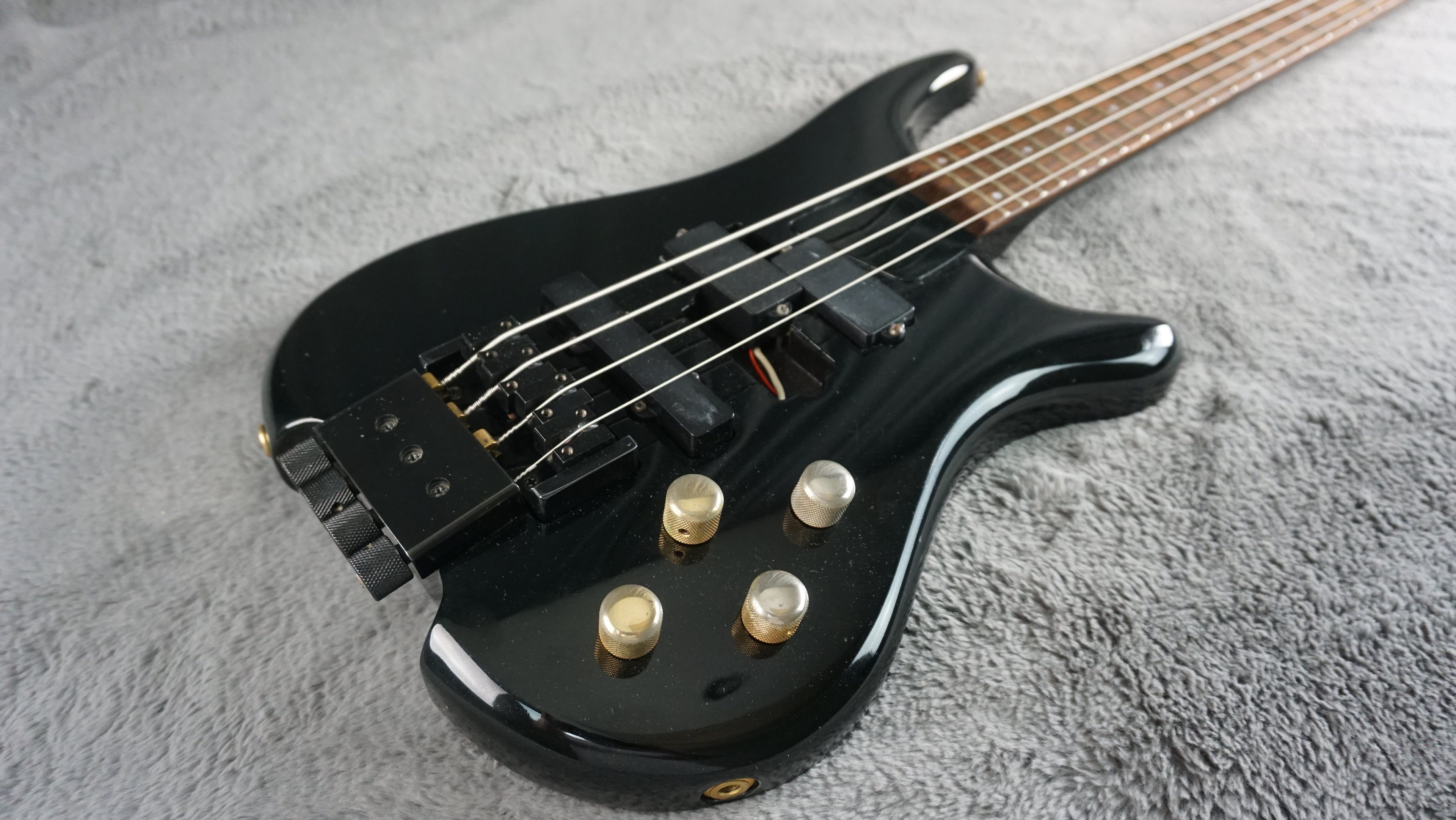 Fernandes Headless Bass MIJ Black w/ EMG PJ Pickups Vintage