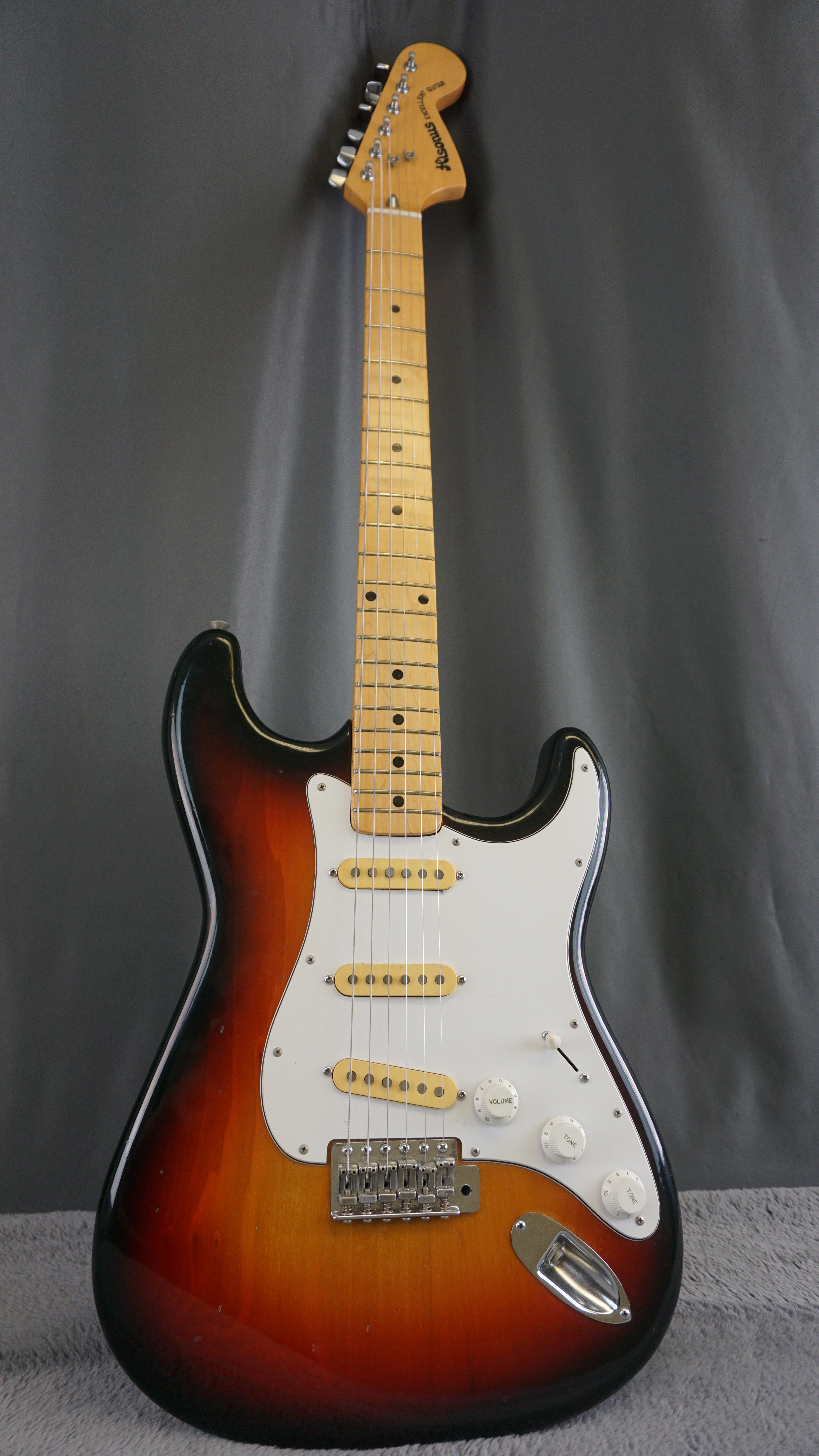 Hisous Excellent Guitar Vintage S Style Sunburst w/ Fernandes Case Japan
