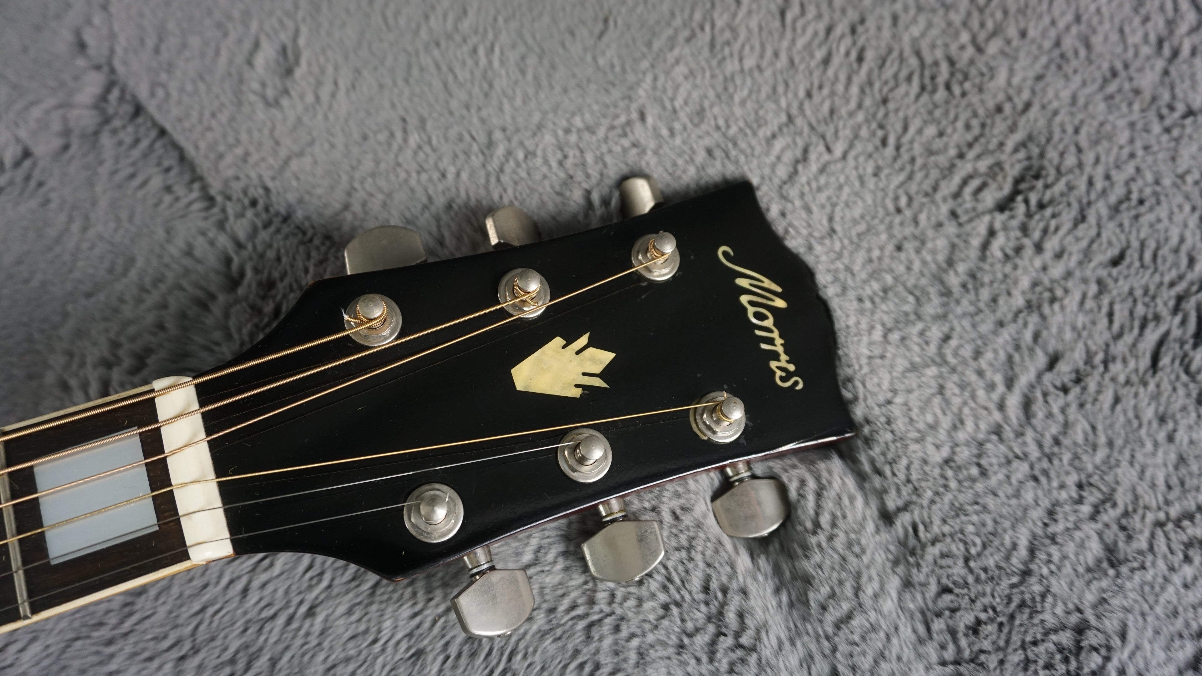 Morris MWH-03-RS MIJ Dreadnought Acoustic Guitar w/ Hard Case