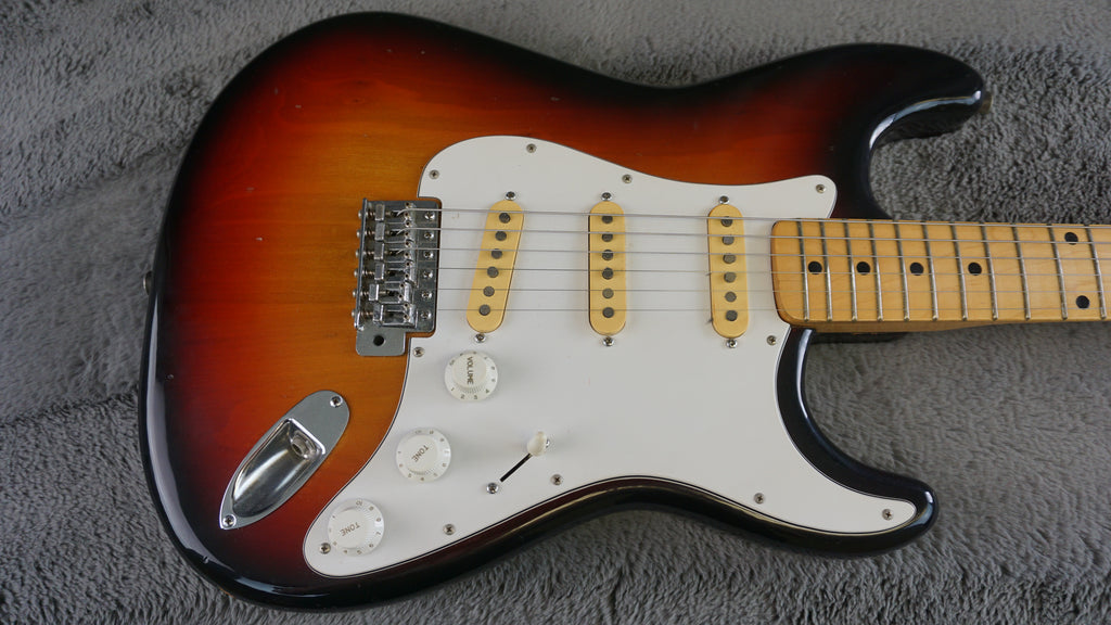 Hisous Excellent Guitar Vintage S Style Sunburst w/ Fernandes Case Japan