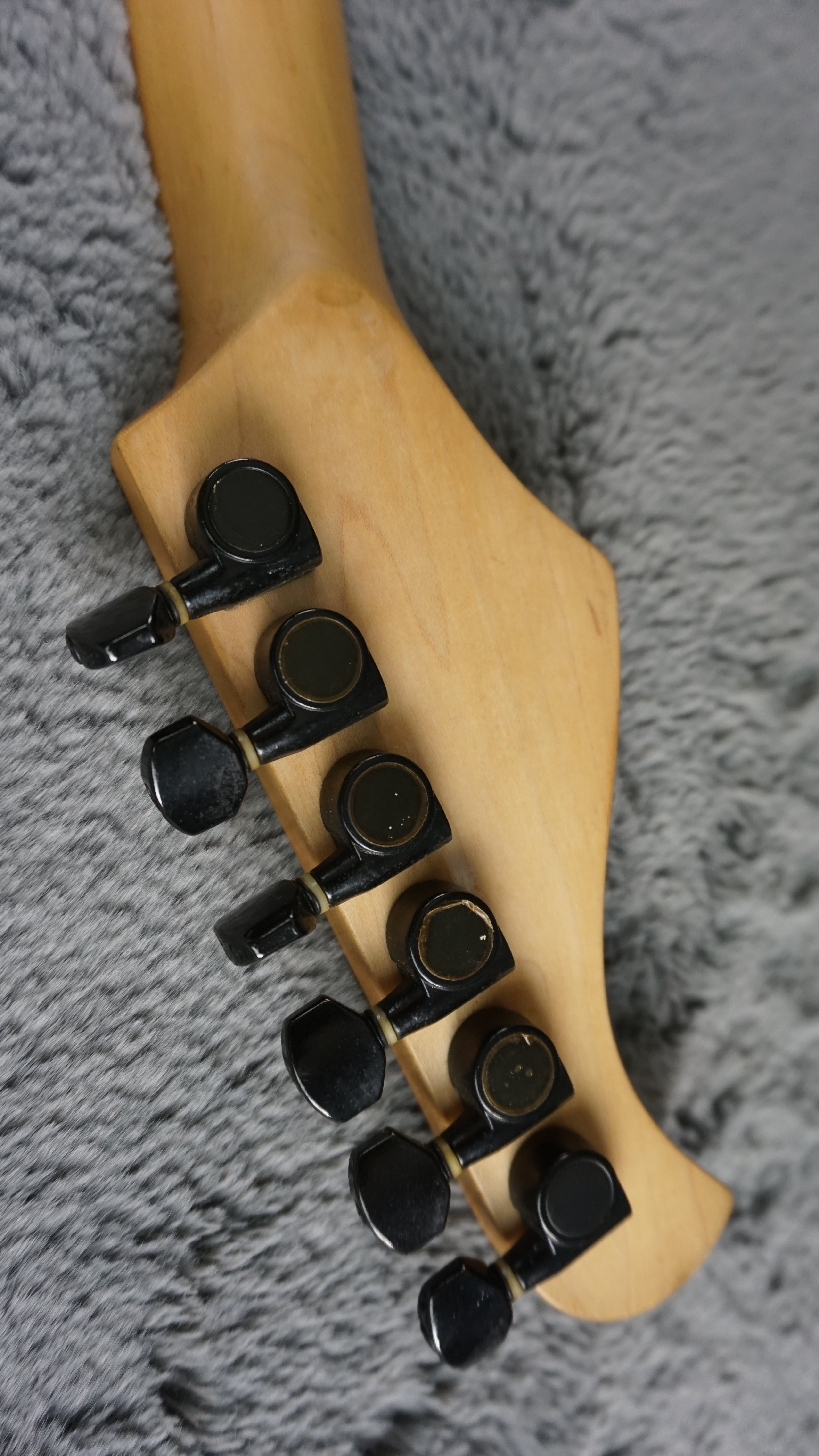 Anboy Superstrat Fujigen - Black Electric HSH