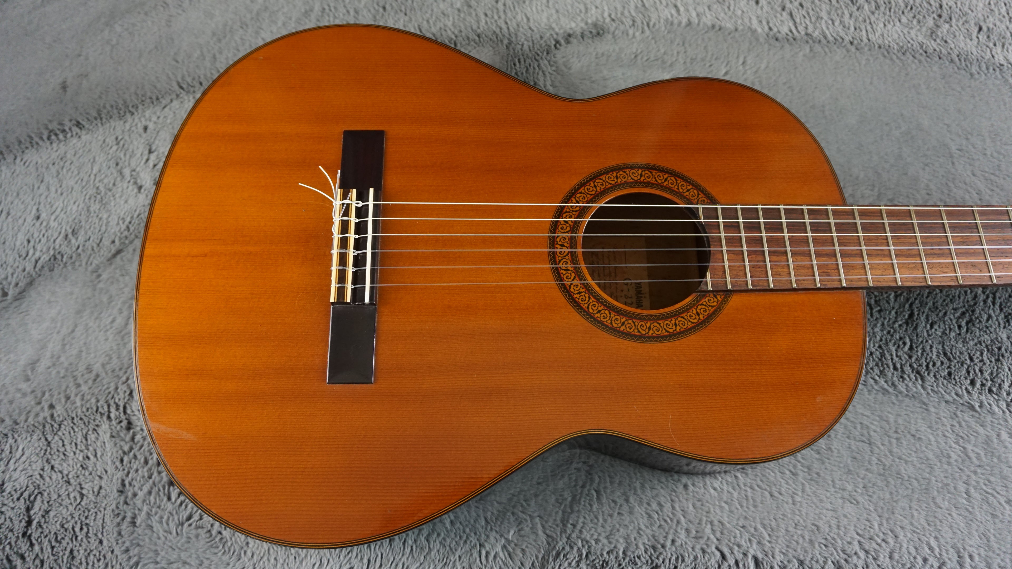 Yamaha G-225 Classical Guitar