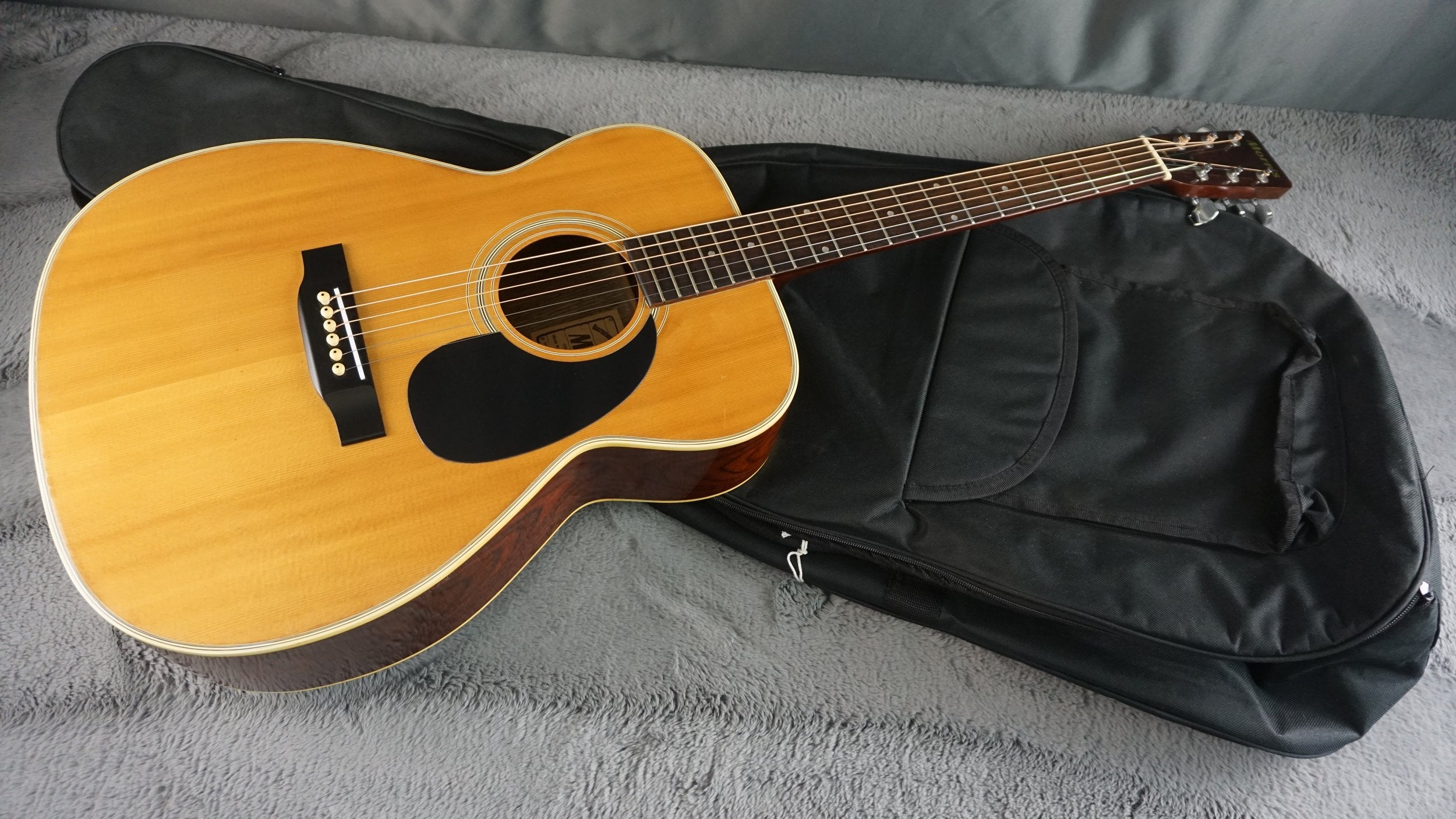 Morris F-18 Japan Folk Acoustic Guitar