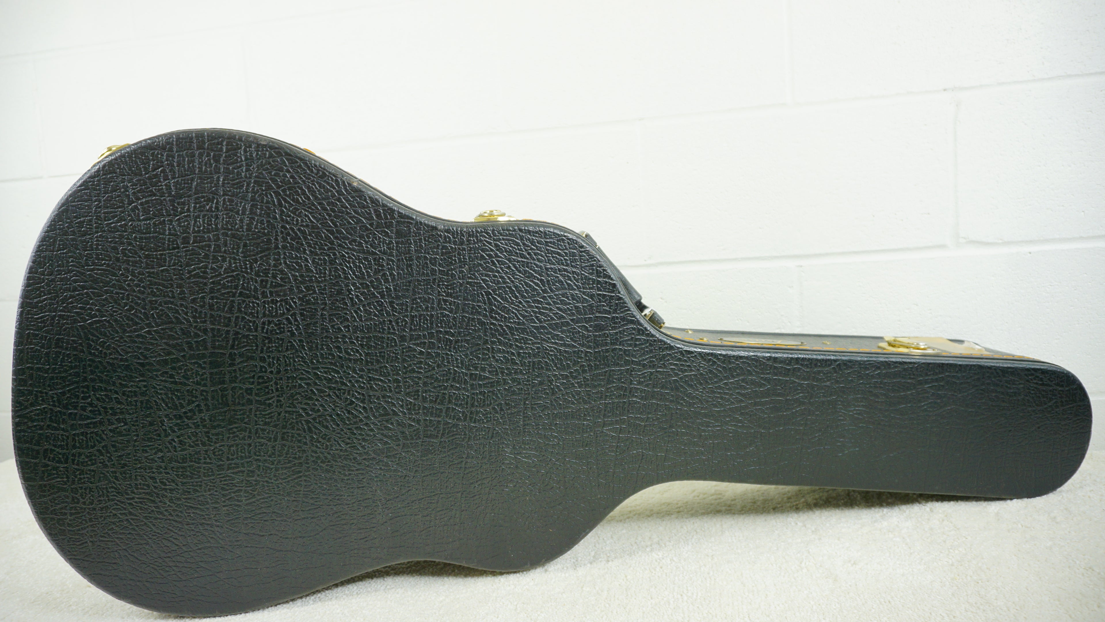 Yamaha FG-251 MIJ Dreadnought Acoustic Guitar w/ Hard Case