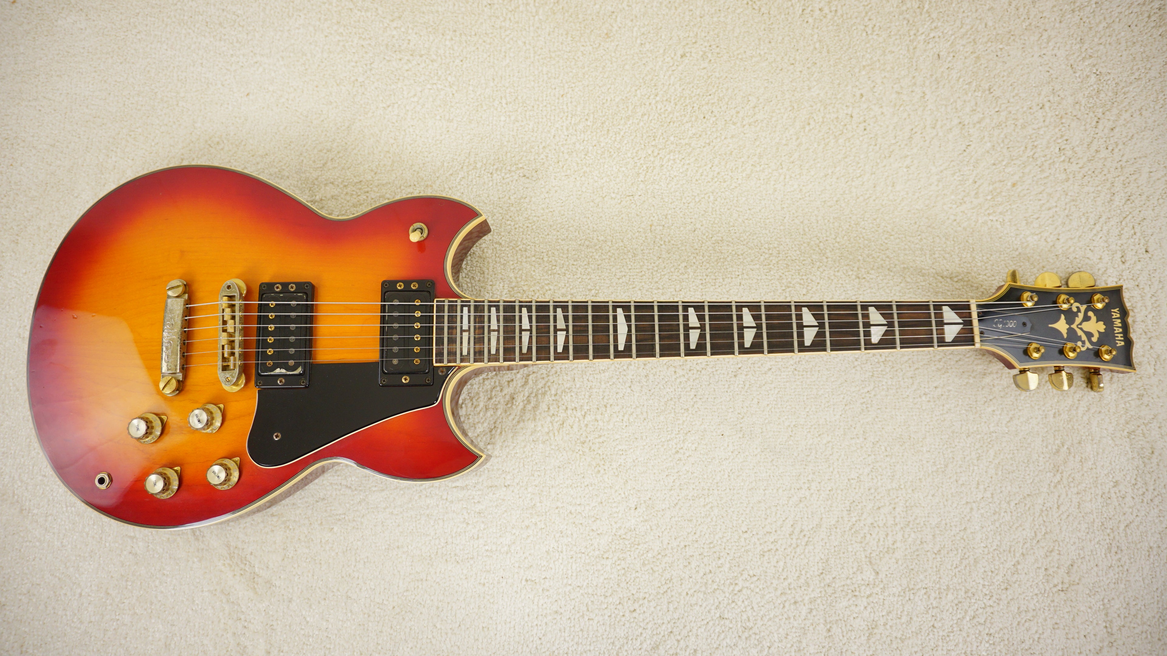 1982 Yamaha SG1000 Cherry Sunburst (CS) – Made in Japan