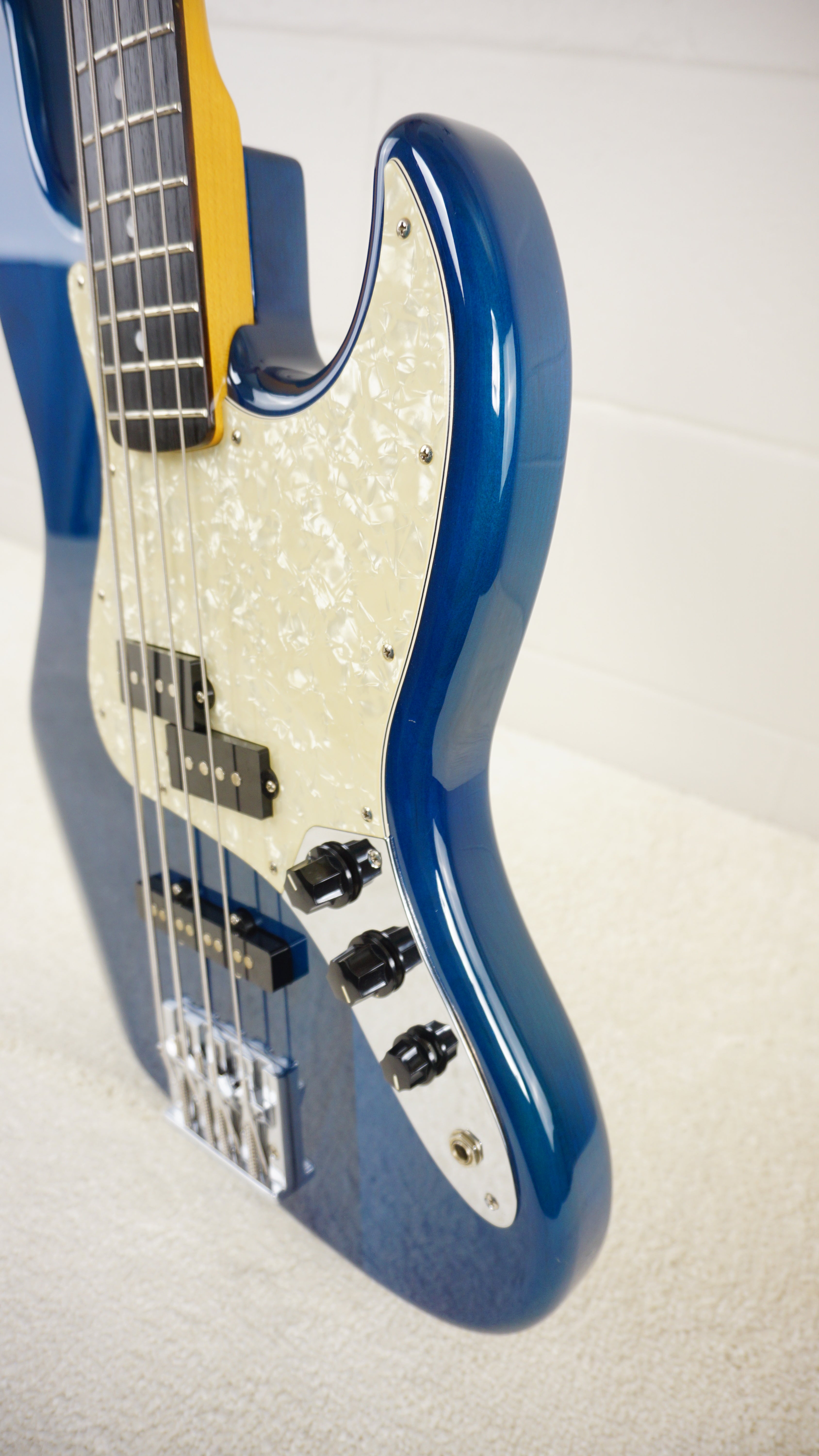 Fender Japan Jazz Bass 62 Reissue PJ Pickups - Badass Bridge - Translucent Blue - Matching Headstock