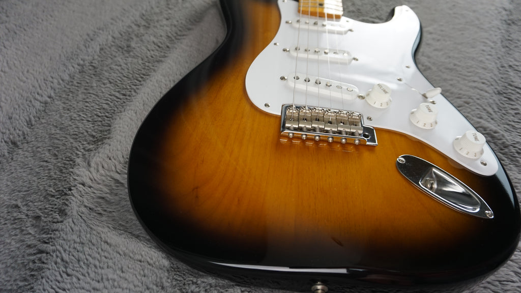Fender Japan ST57-70TX 2004 Stratocaster 2-Tone Sunburst w/ Texas Special Pickups