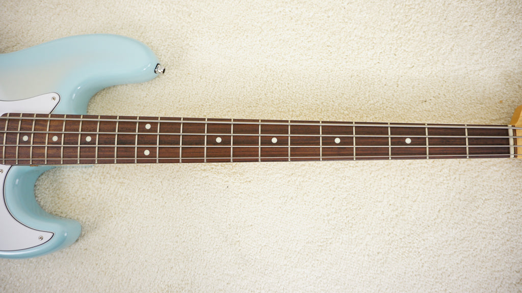 Fender Japan Traditional II ’60s Jazz Bass Stardust Blue Limited Edition