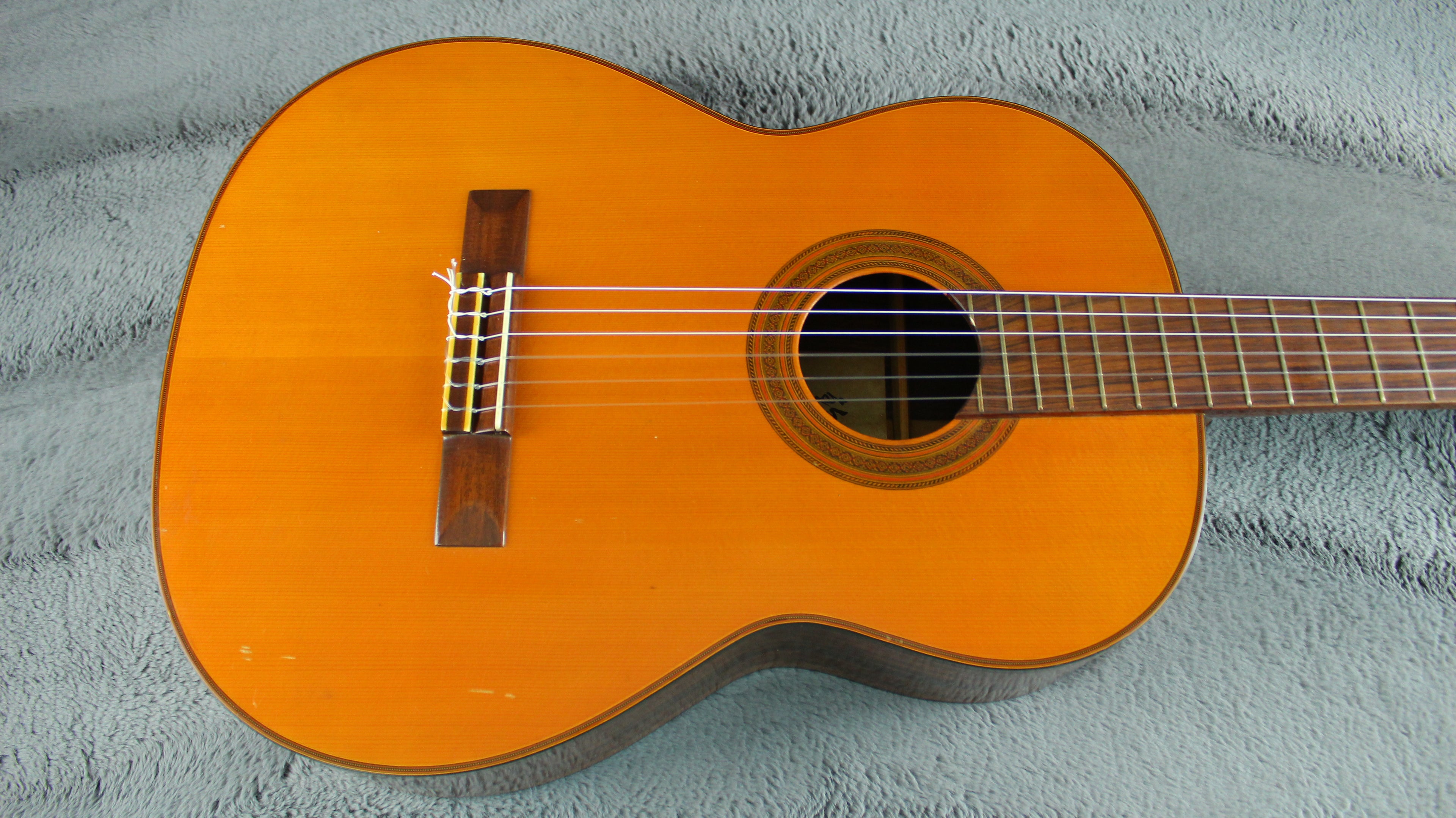Suzuki No. 36 Japan Classical w/ Hard Case