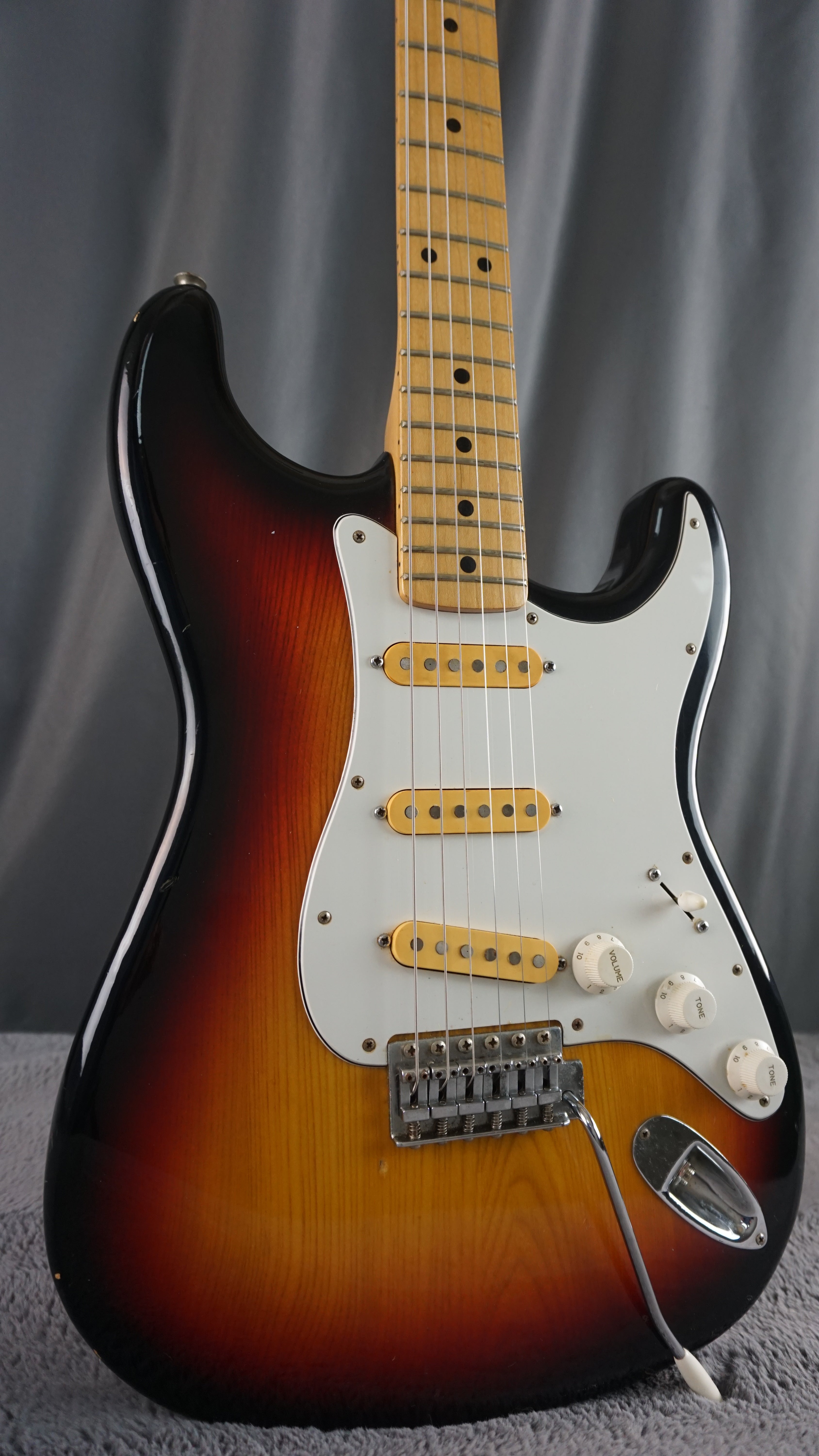 Aria Pro II Stagecaster - Sunburst 1970s Japan w/ Hard Case