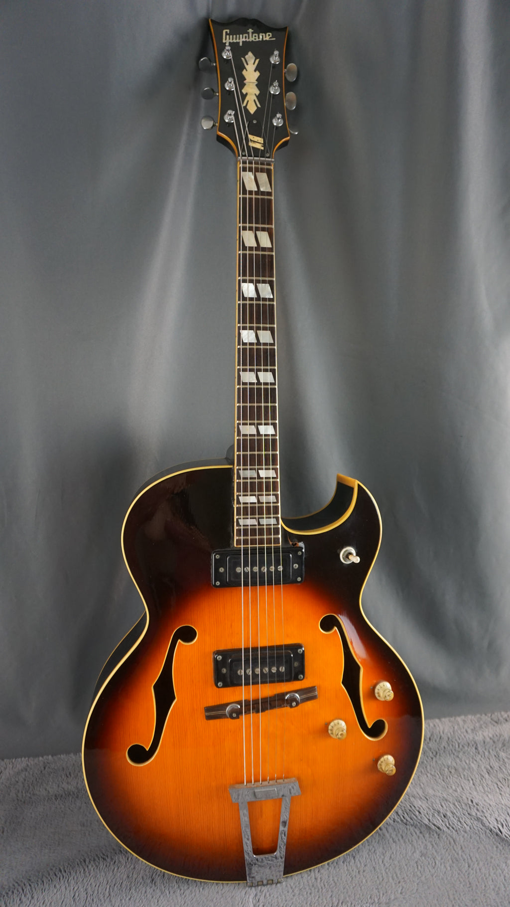 Guyatone Hollowbody Electric 1960s - Sunburst Japan Dual Pickup