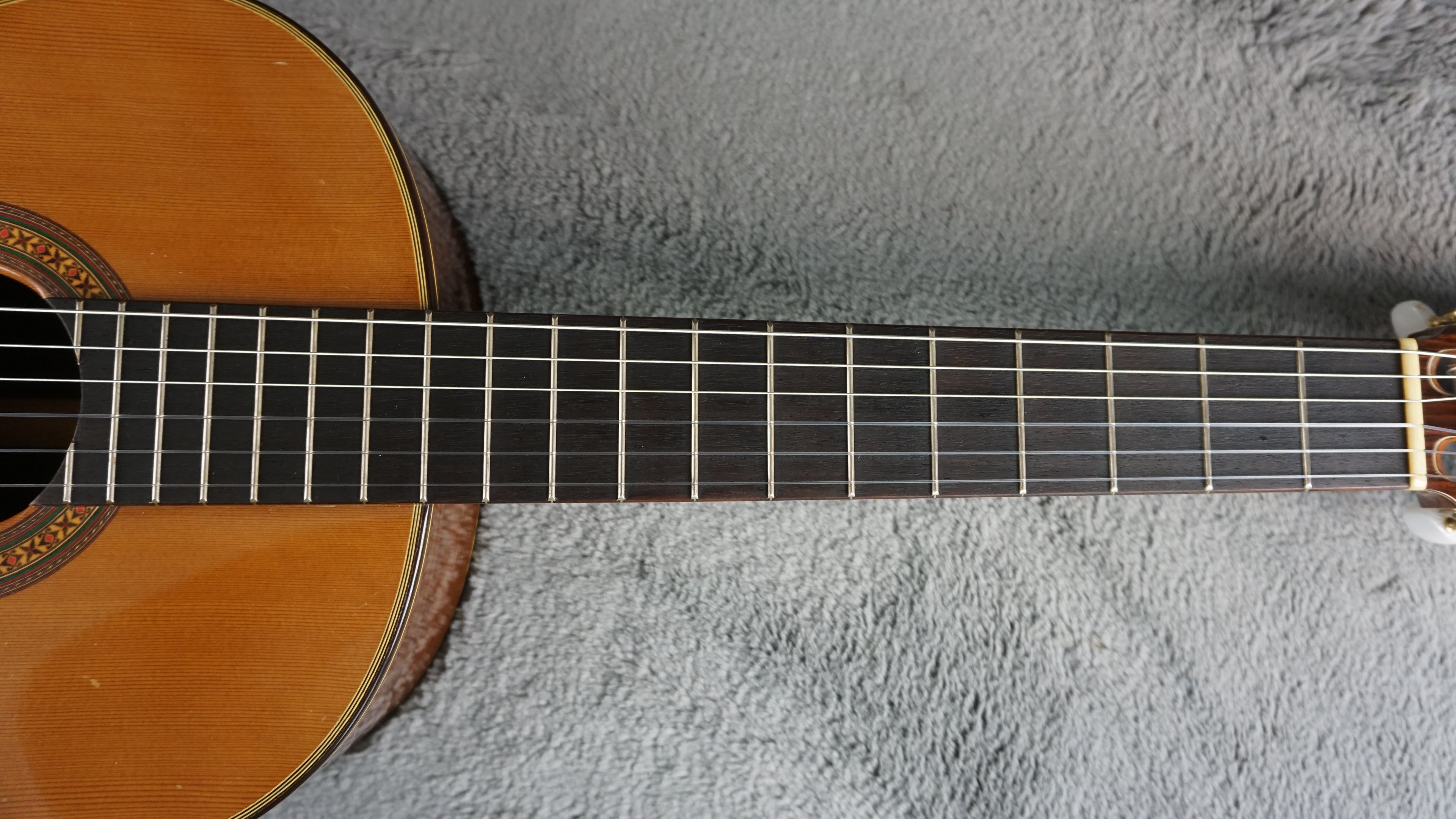 Ryoji Matsuoka M65 Japan Classical Guitar w/ Chipboard Case