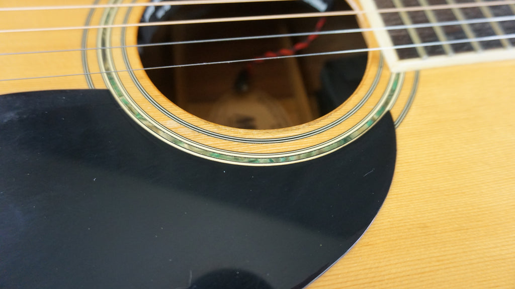 Morris W-40 Japan Solid Spruce Top w/ Fishman Electronics