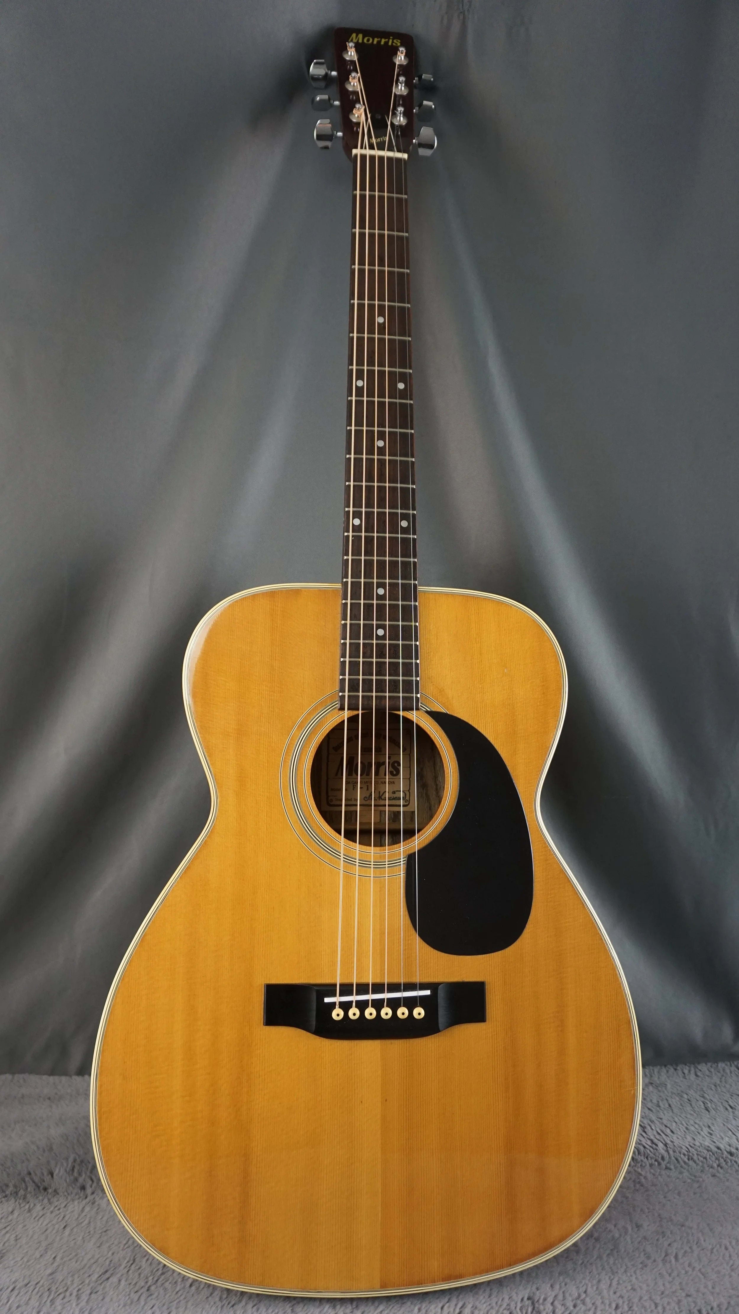 Morris F-18 Japan Folk Acoustic Guitar